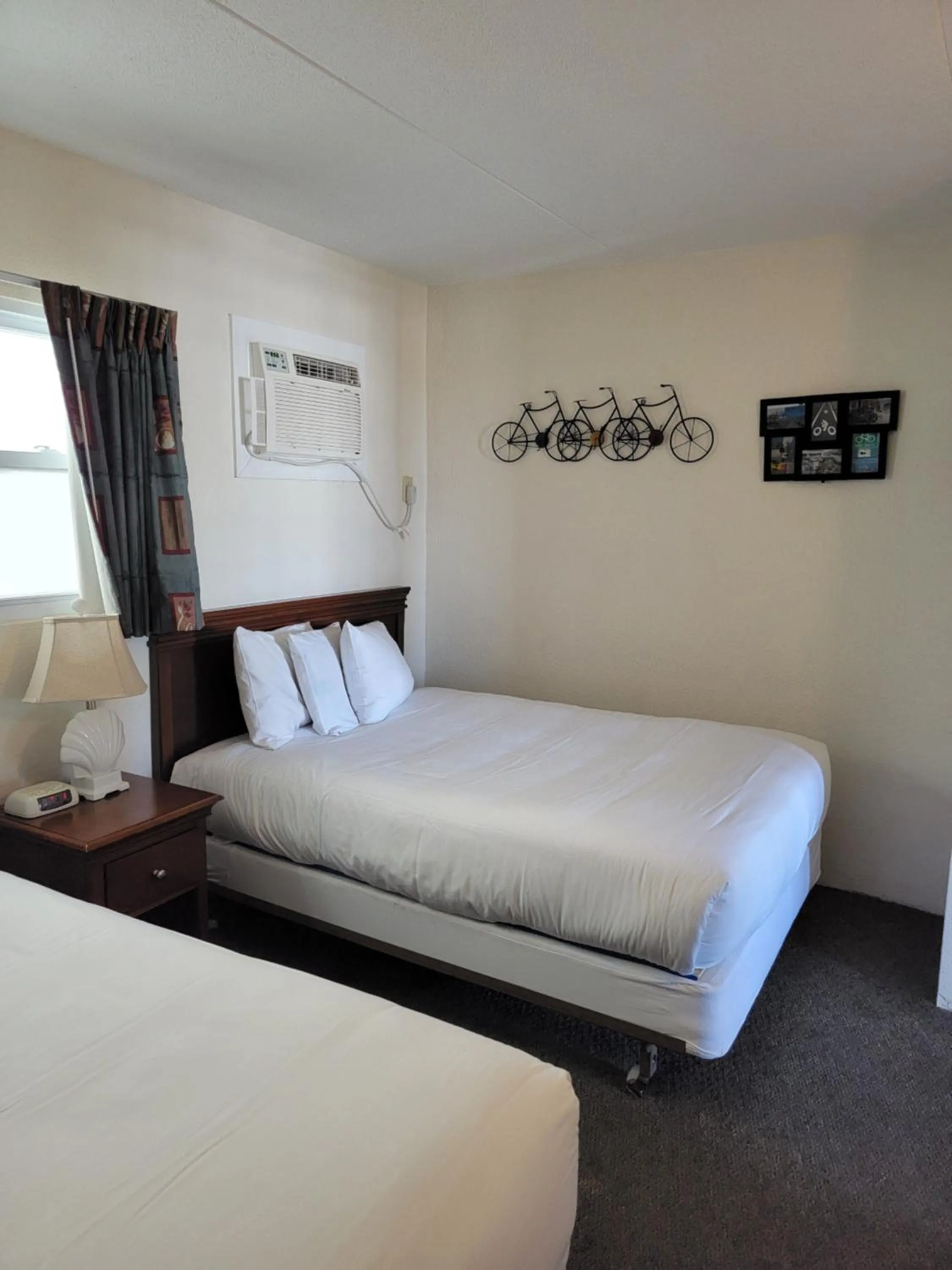 Bedroom, Bed in Nassau Inn Beachfront