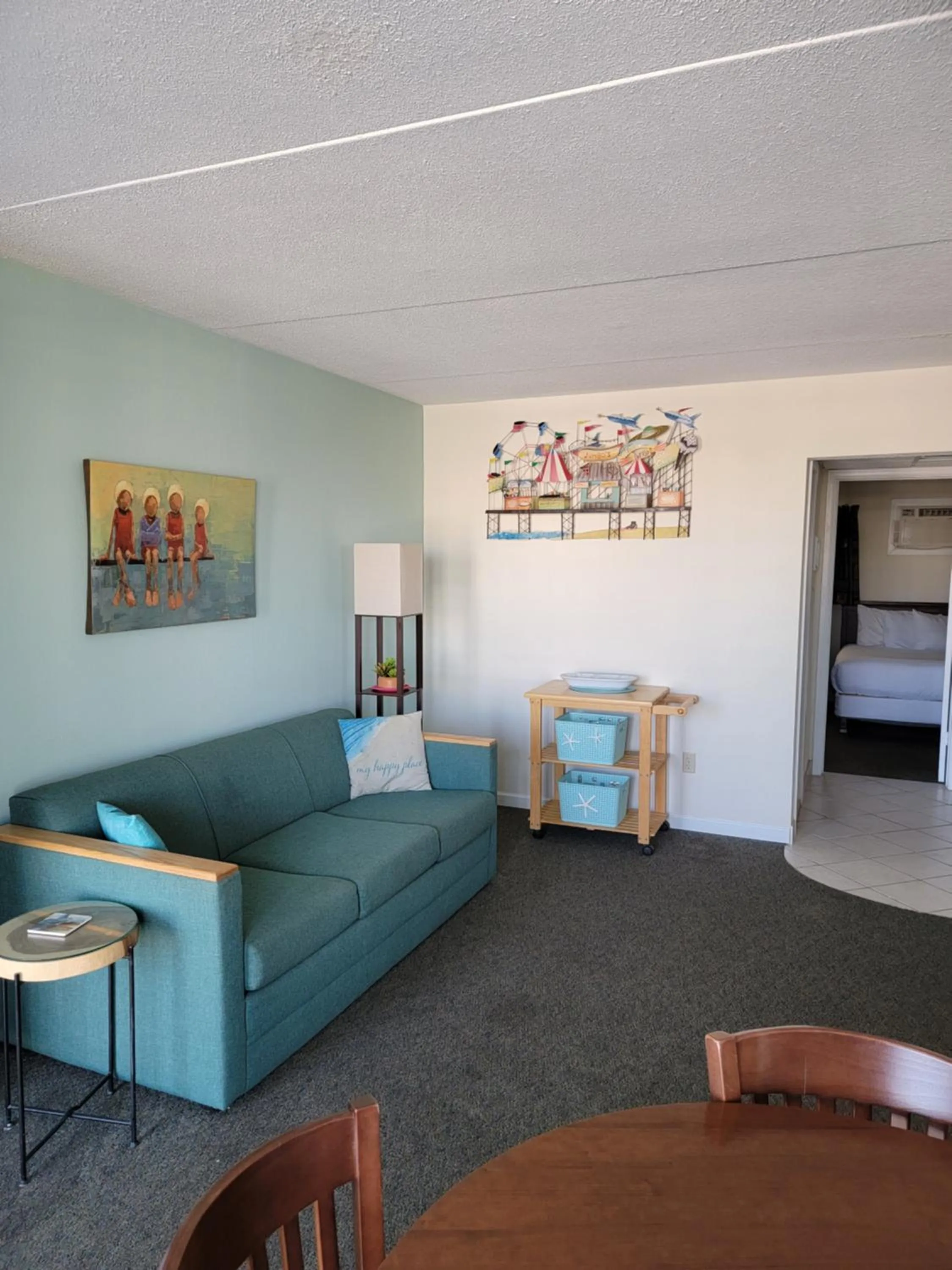Living room in Nassau Inn Beachfront