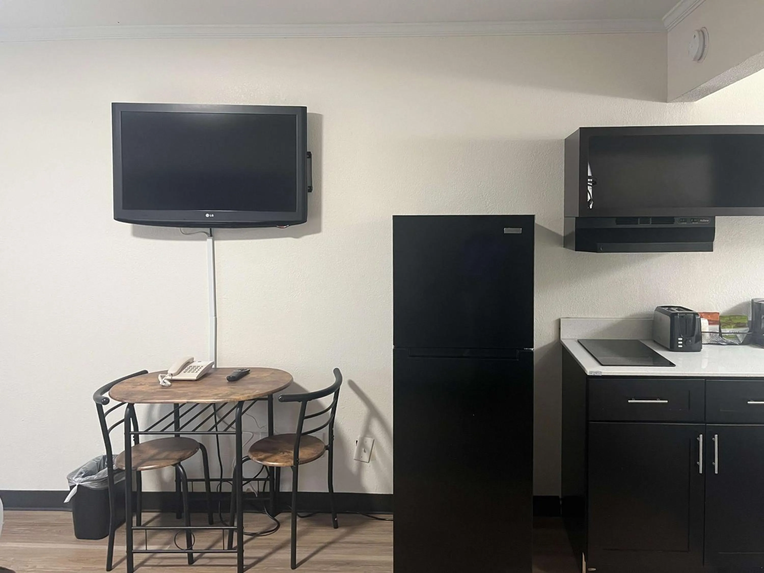 Kitchen or kitchenette in Studio 6 Charlotte, NC – Airport South