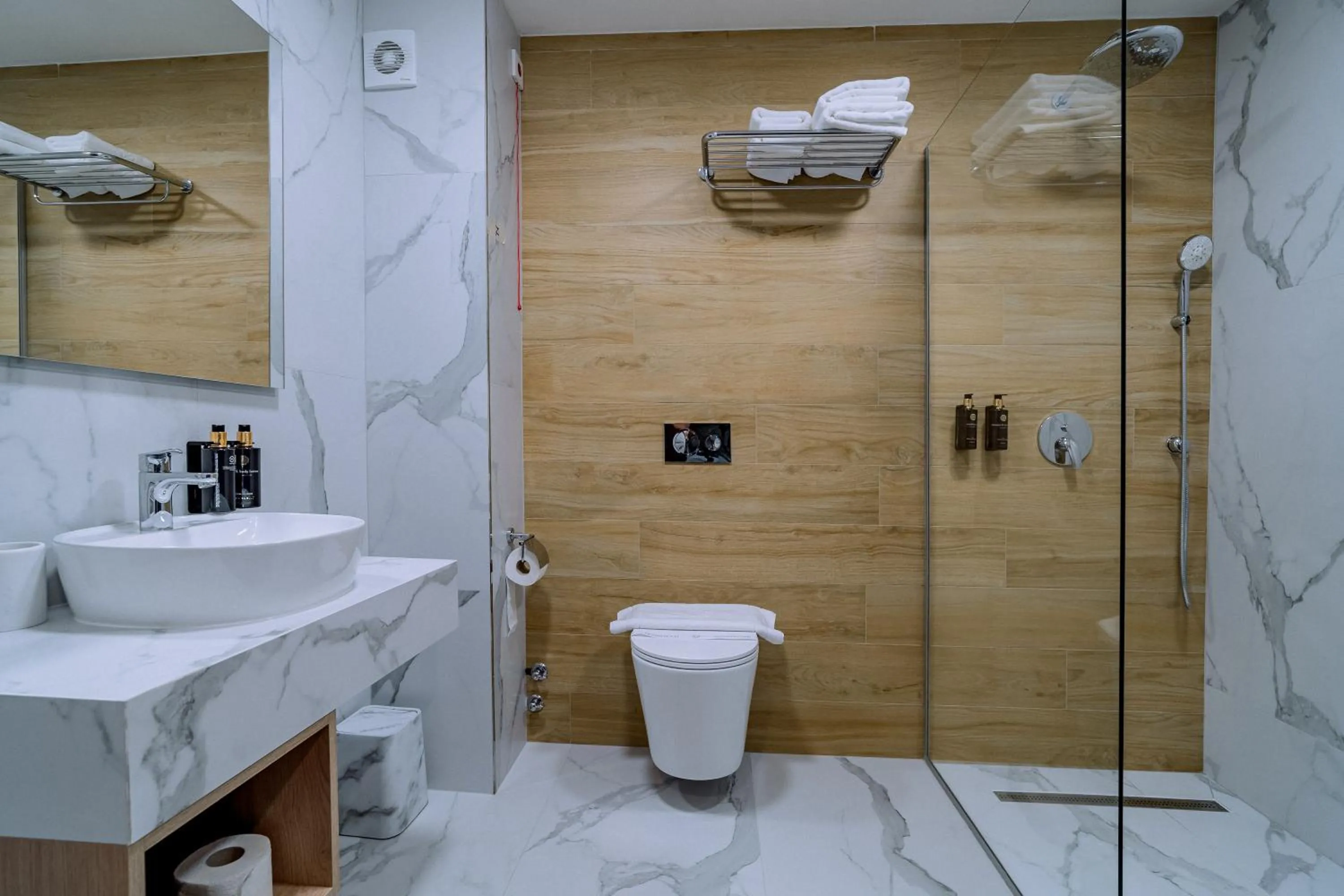 Shower in ARIS Boutique Hotel & SPA