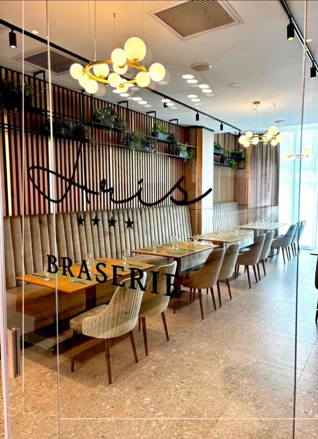 Restaurant/places to eat in ARIS Boutique Hotel & SPA