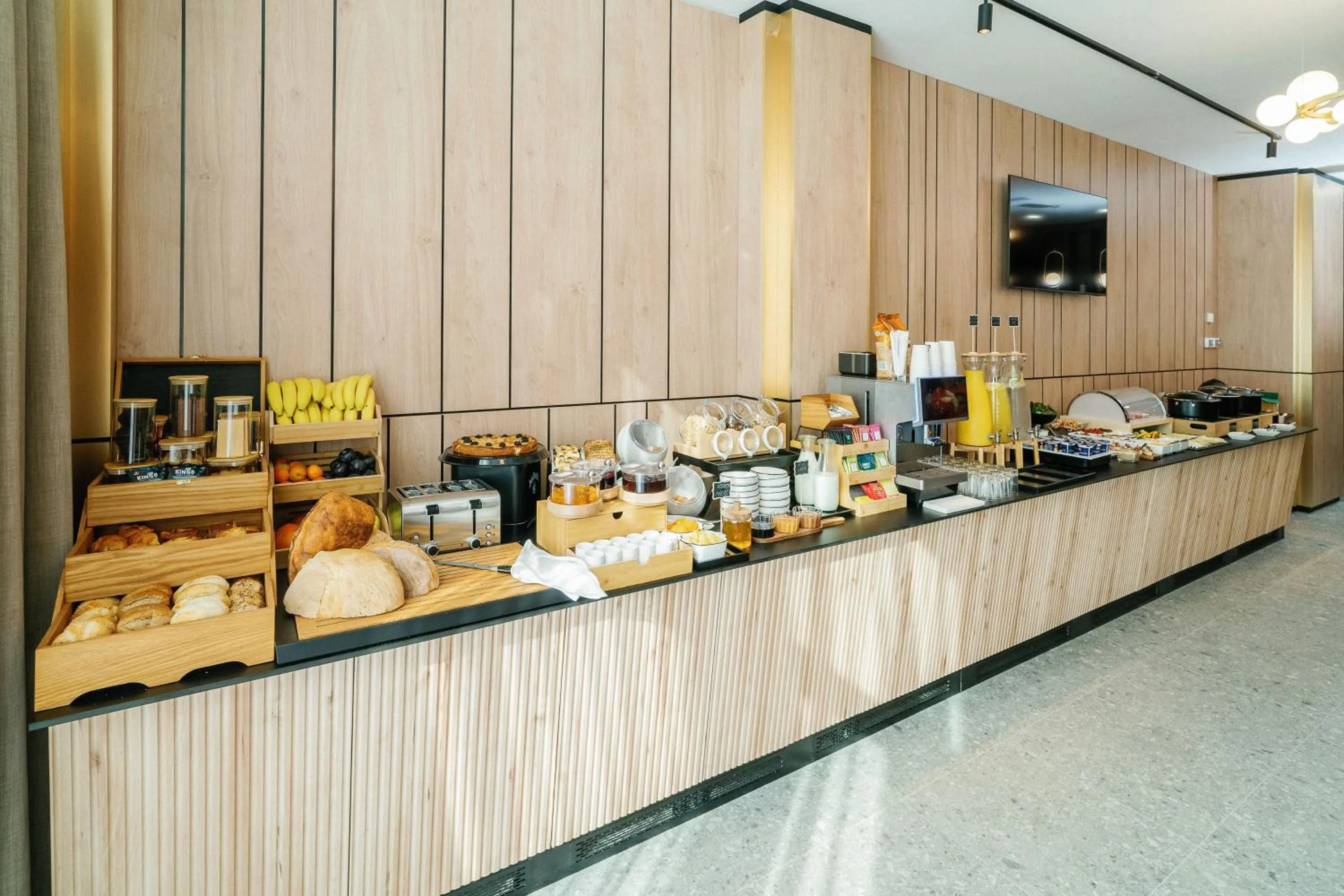 Food and drinks in ARIS Boutique Hotel & SPA