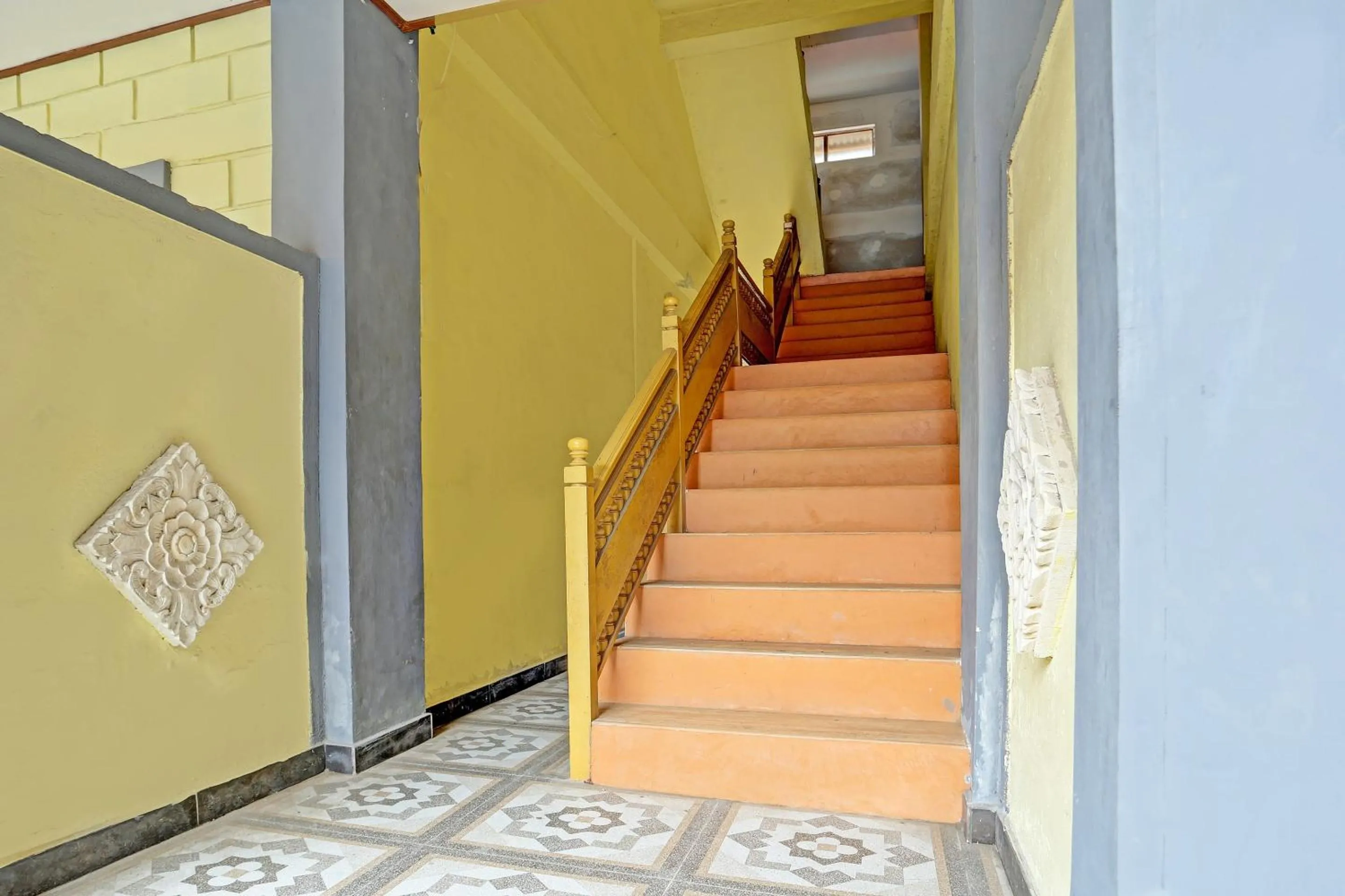 Lobby or reception in Collection O 91081 New Arena Hotel