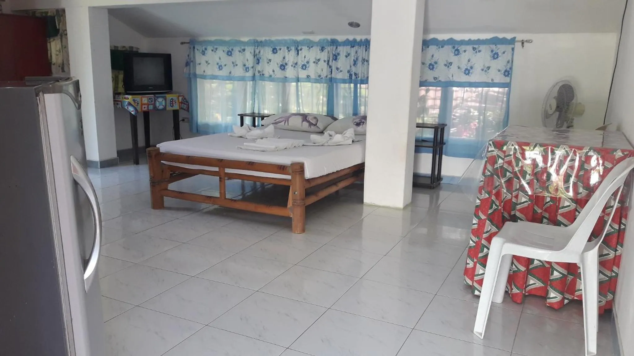 Photo of the whole room, Bed in Villa Juana