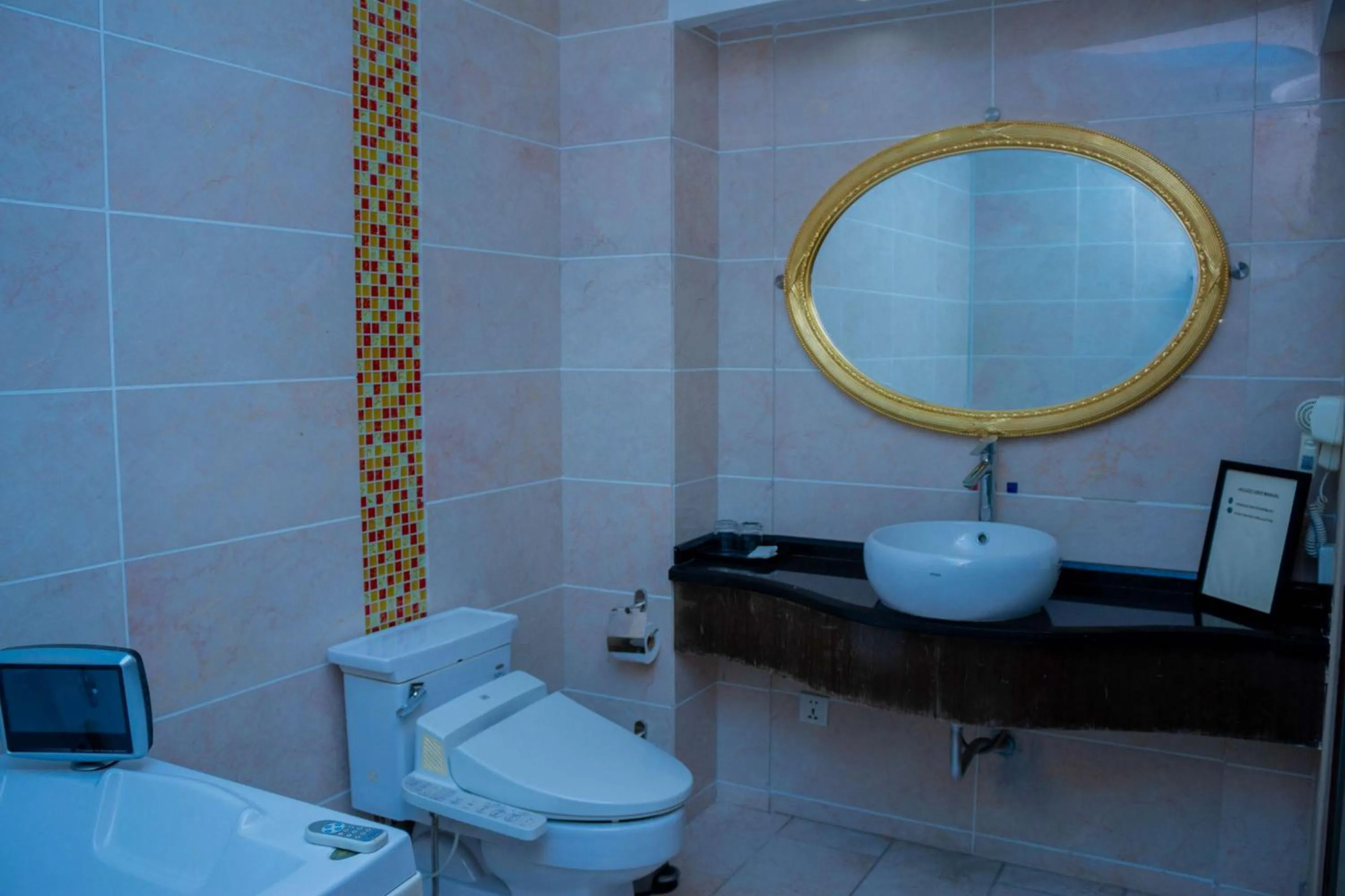 Bathroom in Best Western Plus Paramount Hotel