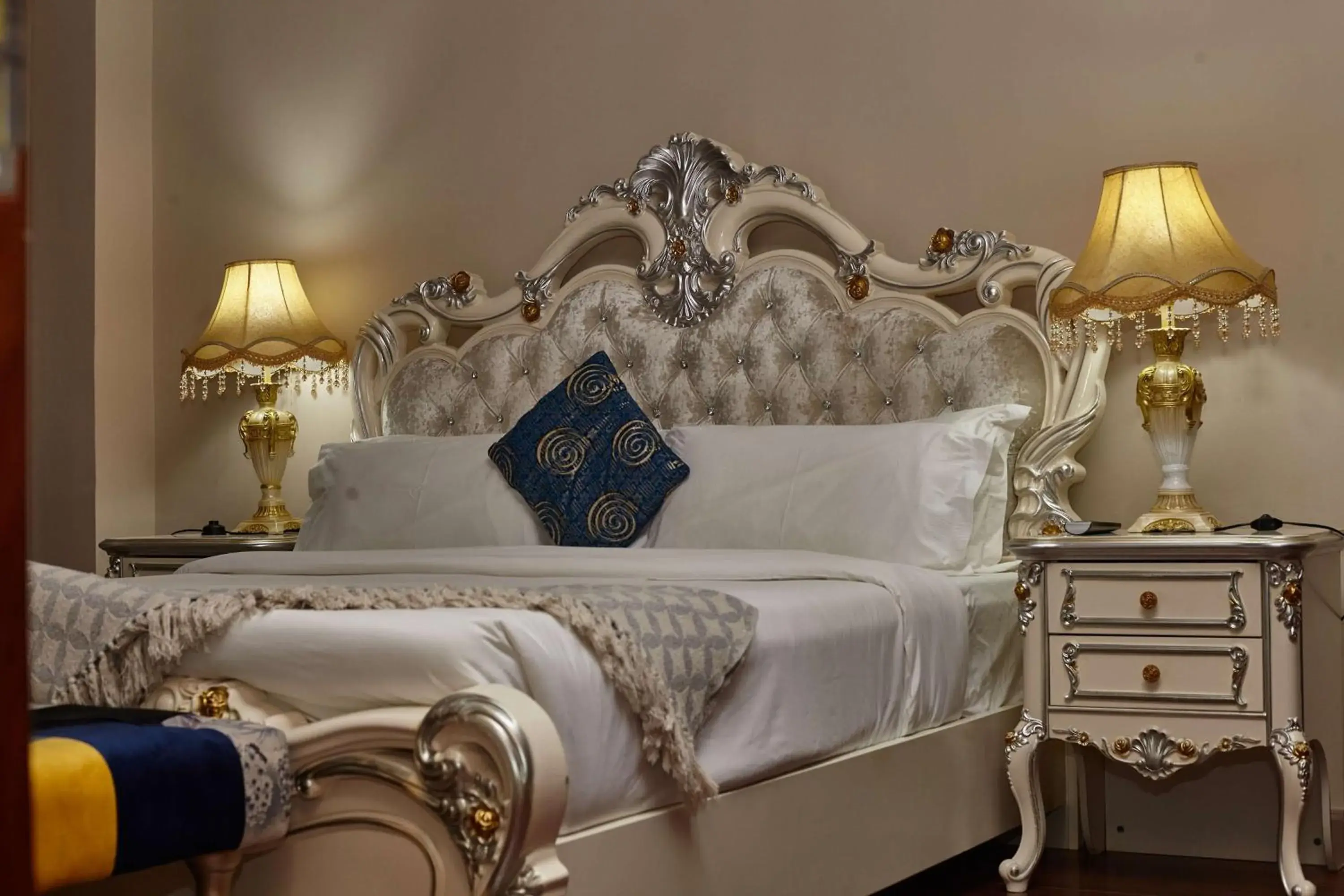 Photo of the whole room, Bed in Best Western Plus Paramount Hotel Photo of the whole room, Bed in Best Western Plus Paramount Hotel