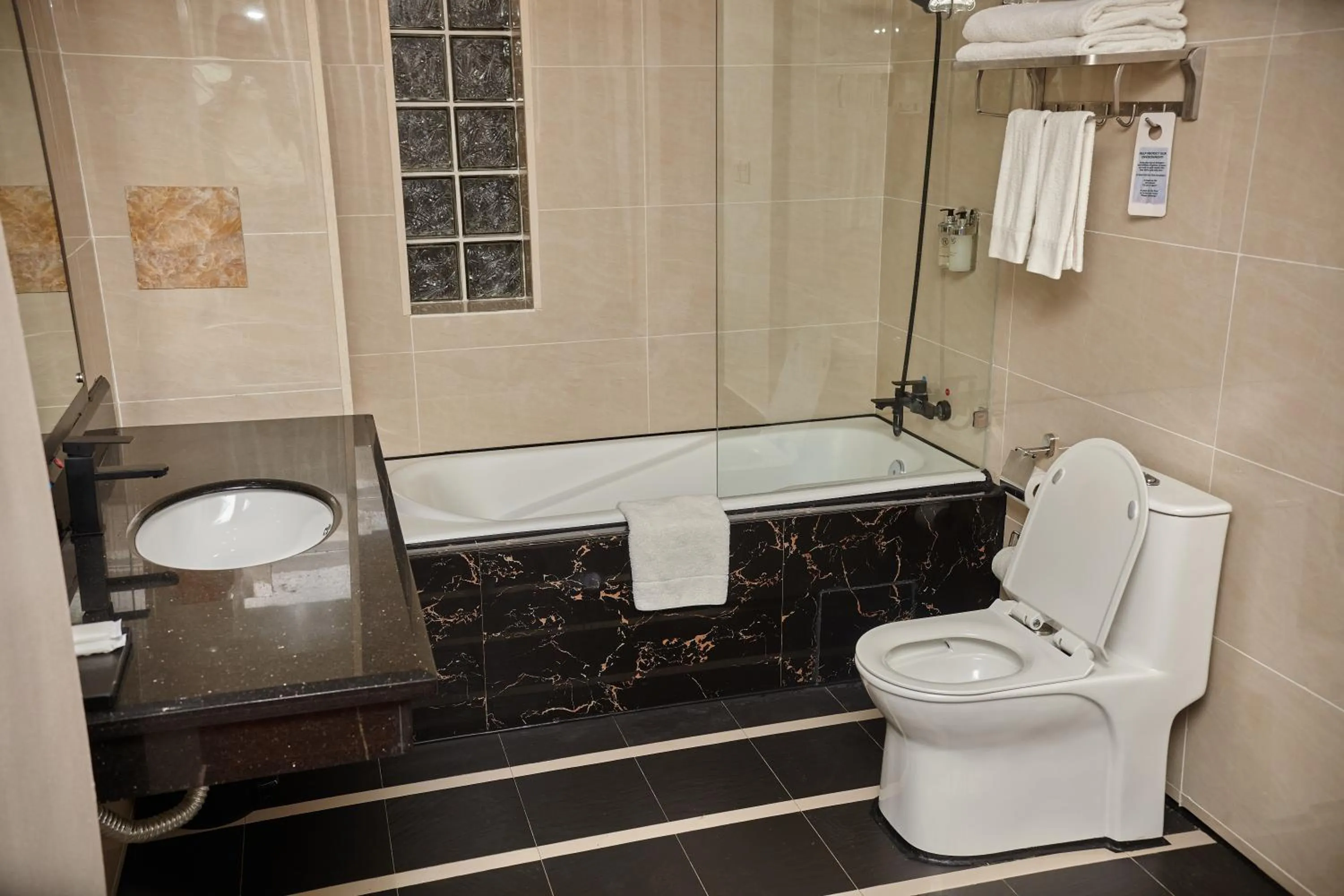 Bathroom in Best Western Plus Paramount Hotel