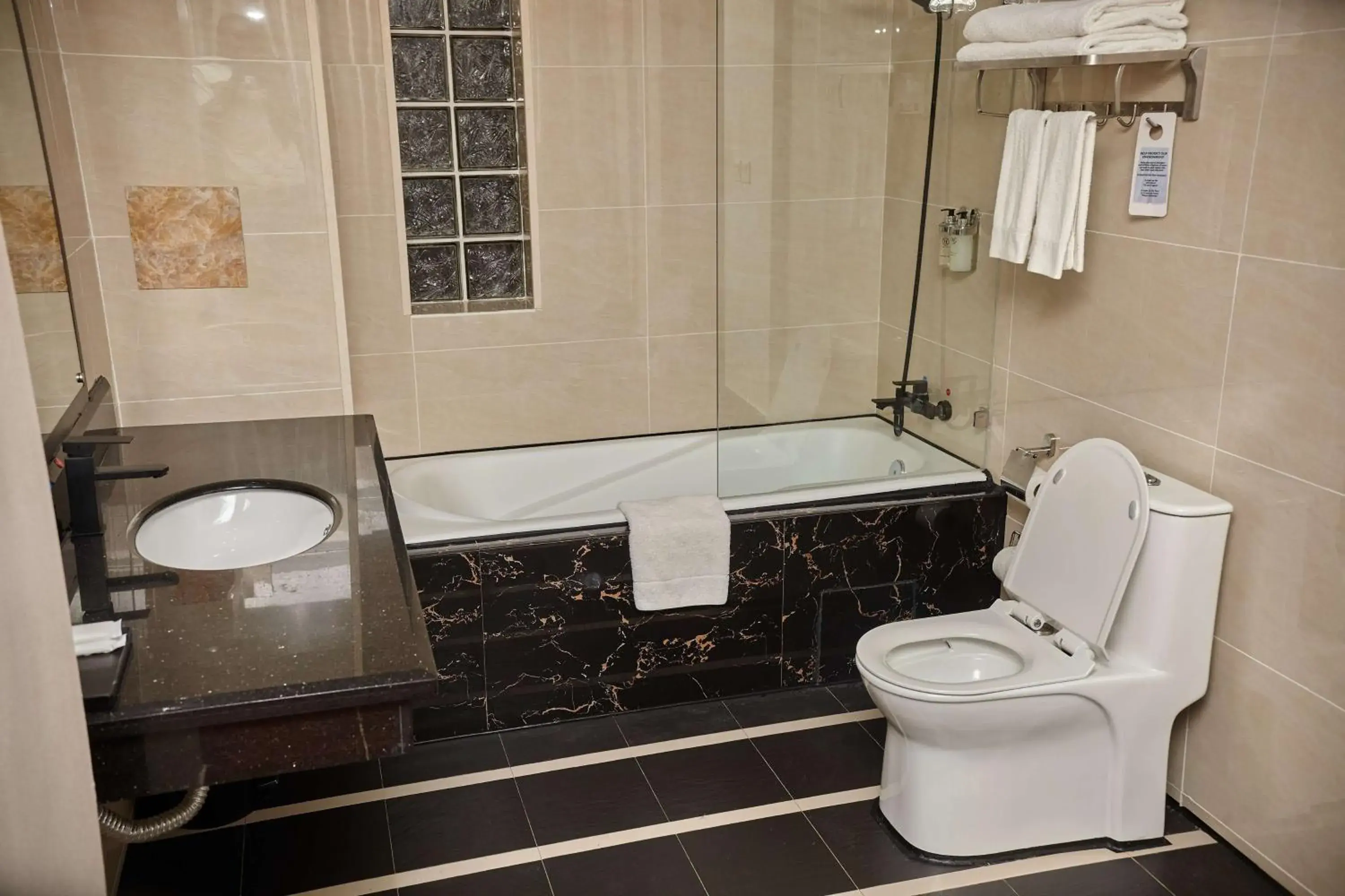 Bedroom in Best Western Plus Paramount Hotel Bedroom in Best Western Plus Paramount Hotel