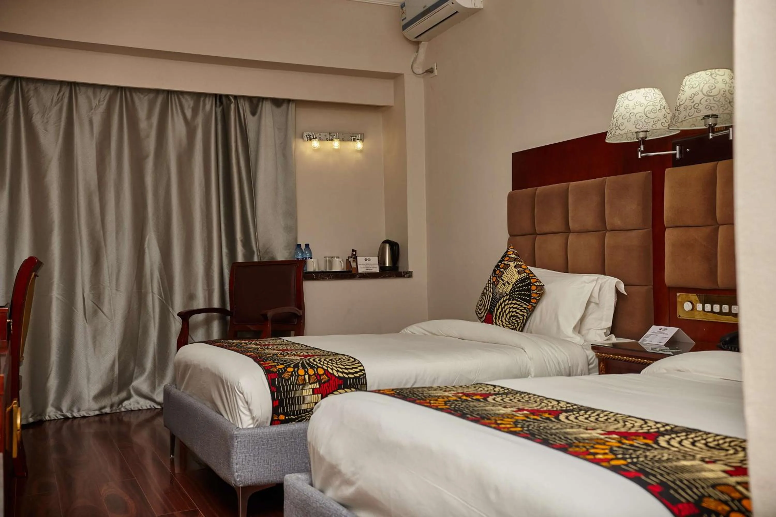 Bedroom, Bed in Best Western Plus Paramount Hotel