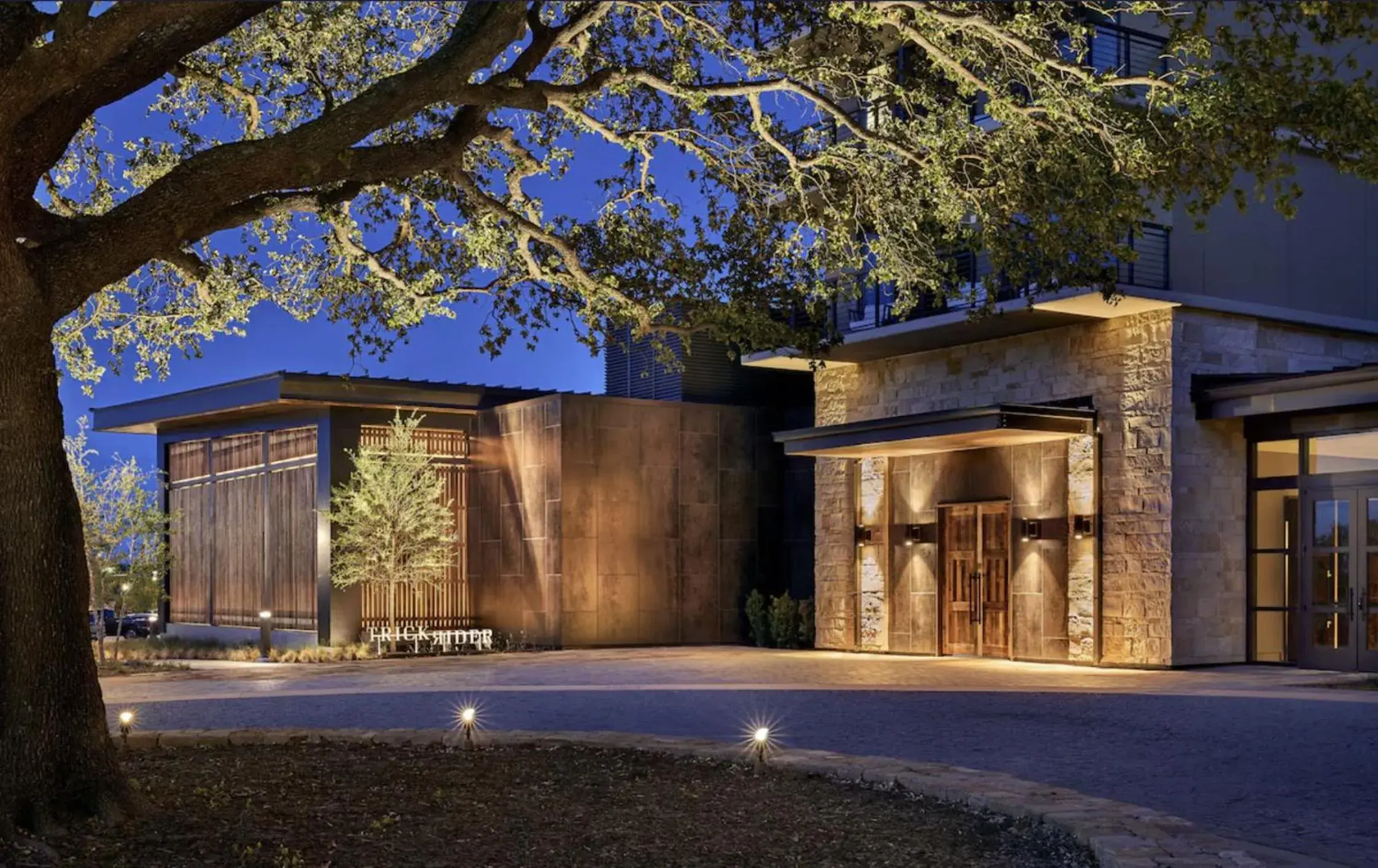 Property building in Omni PGA Frisco Resort by Suiteness Property building in Omni PGA Frisco Resort by Suiteness