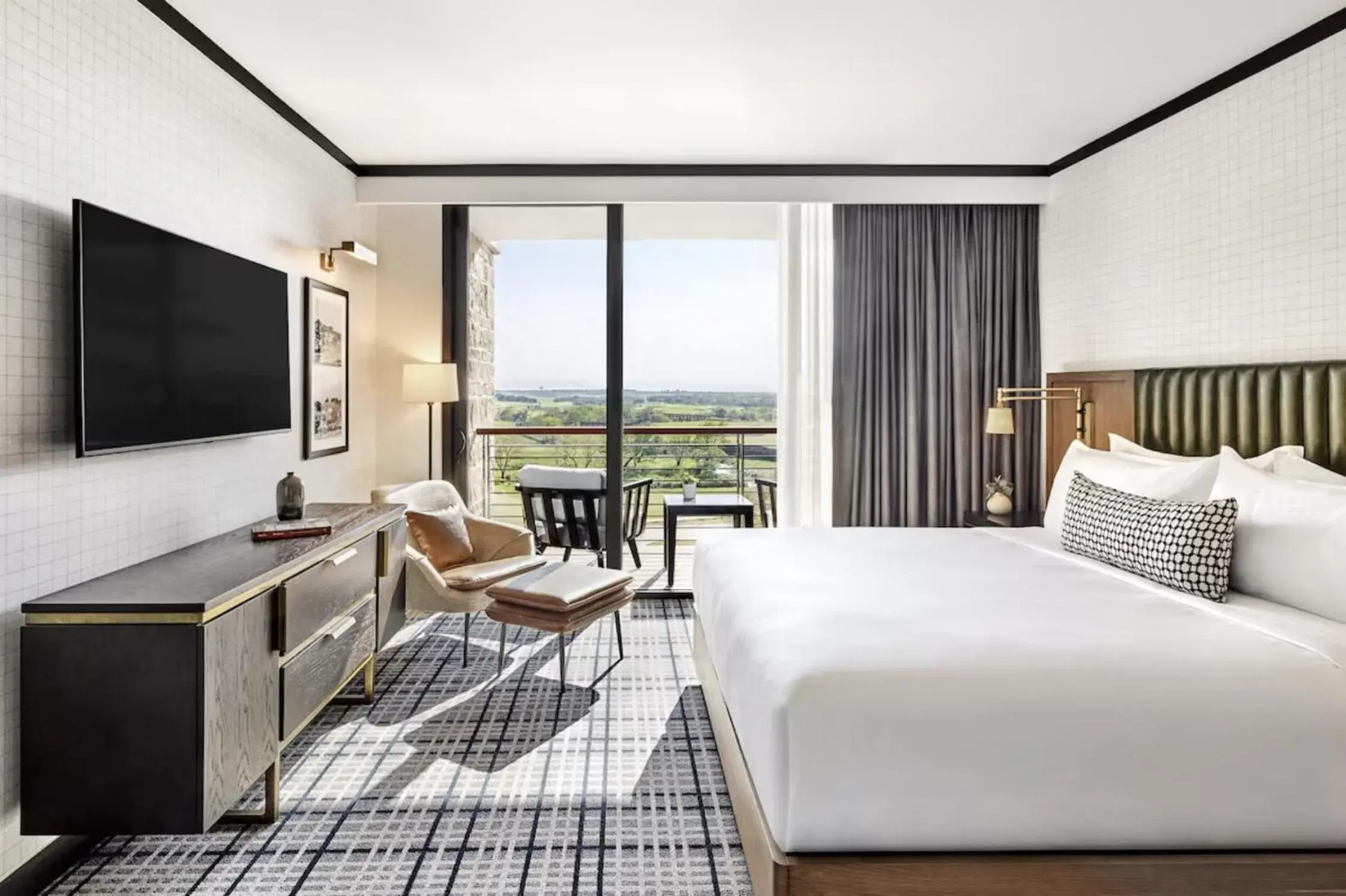 Bed in Omni PGA Frisco Resort by Suiteness Bed in Omni PGA Frisco Resort by Suiteness