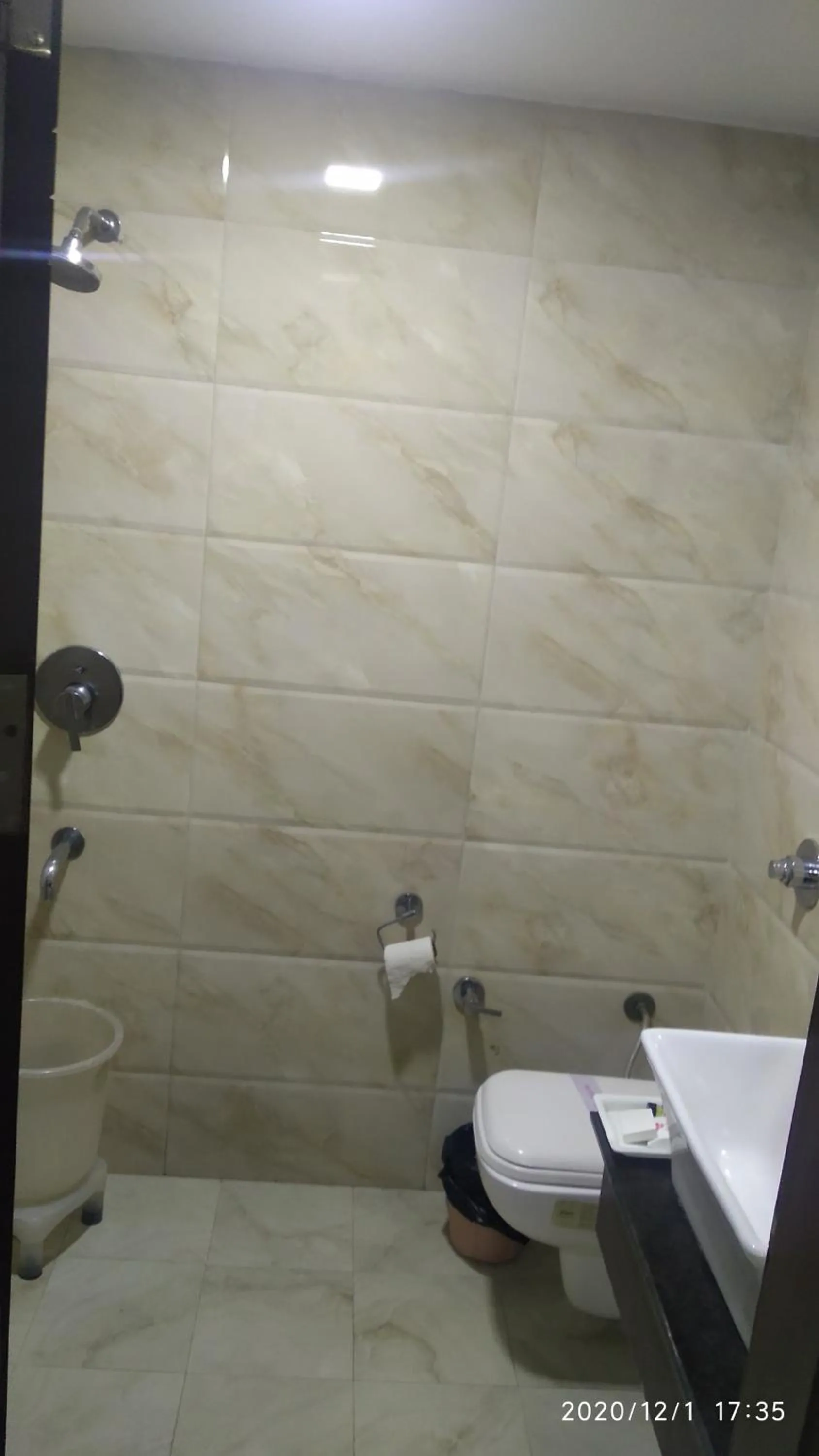 Bathroom in Hotel Popular