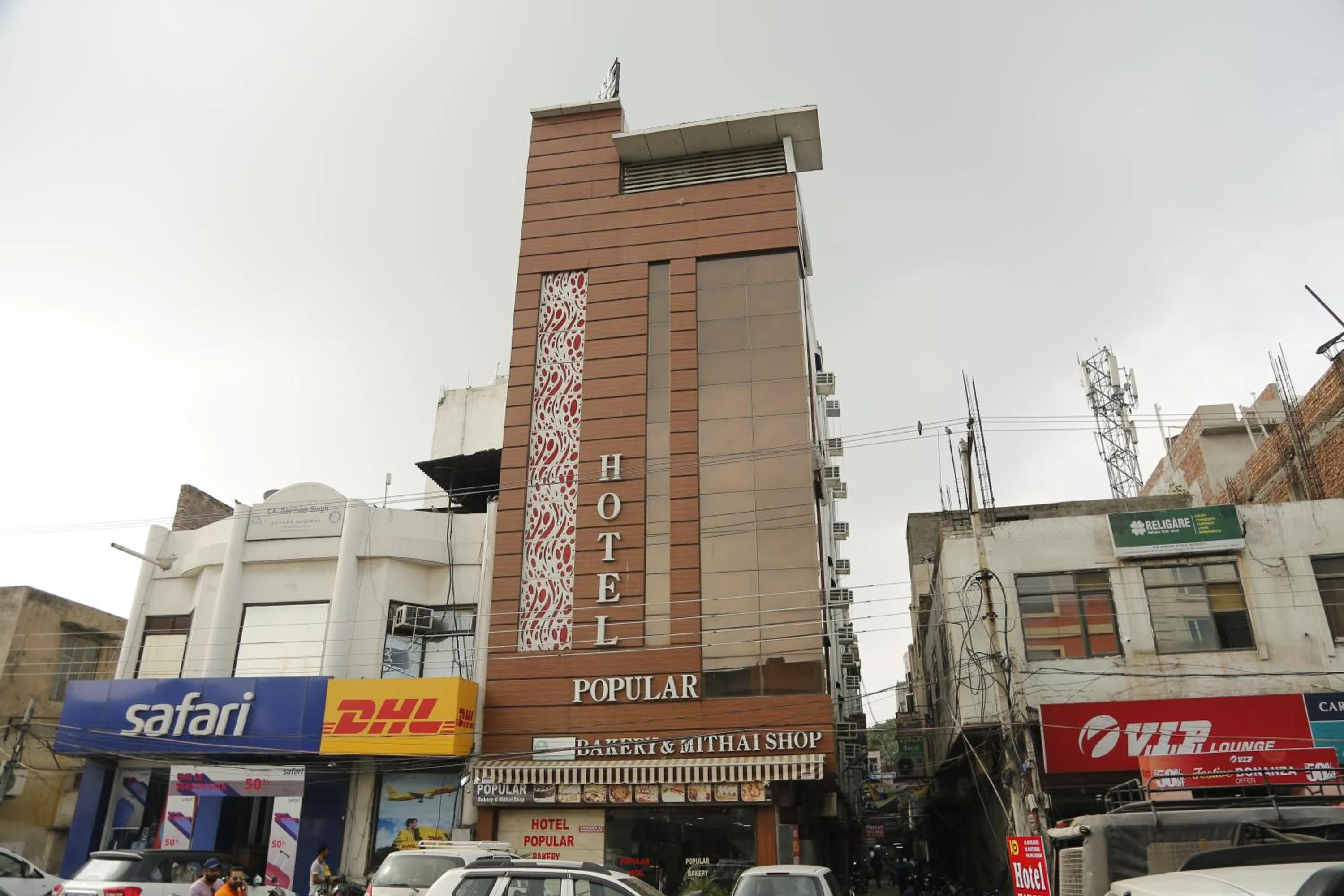Property building in Hotel Popular