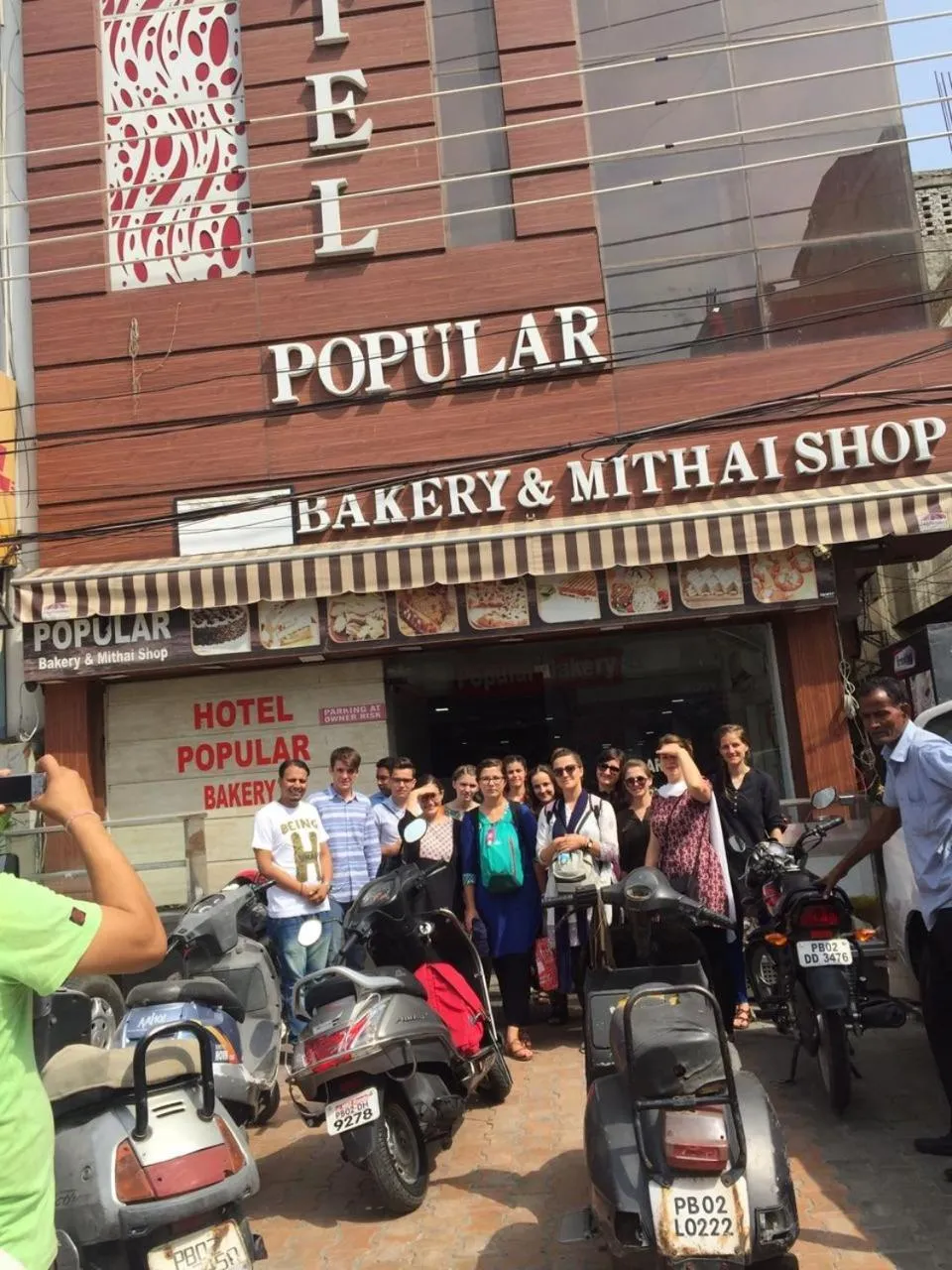 group of guests in Hotel Popular