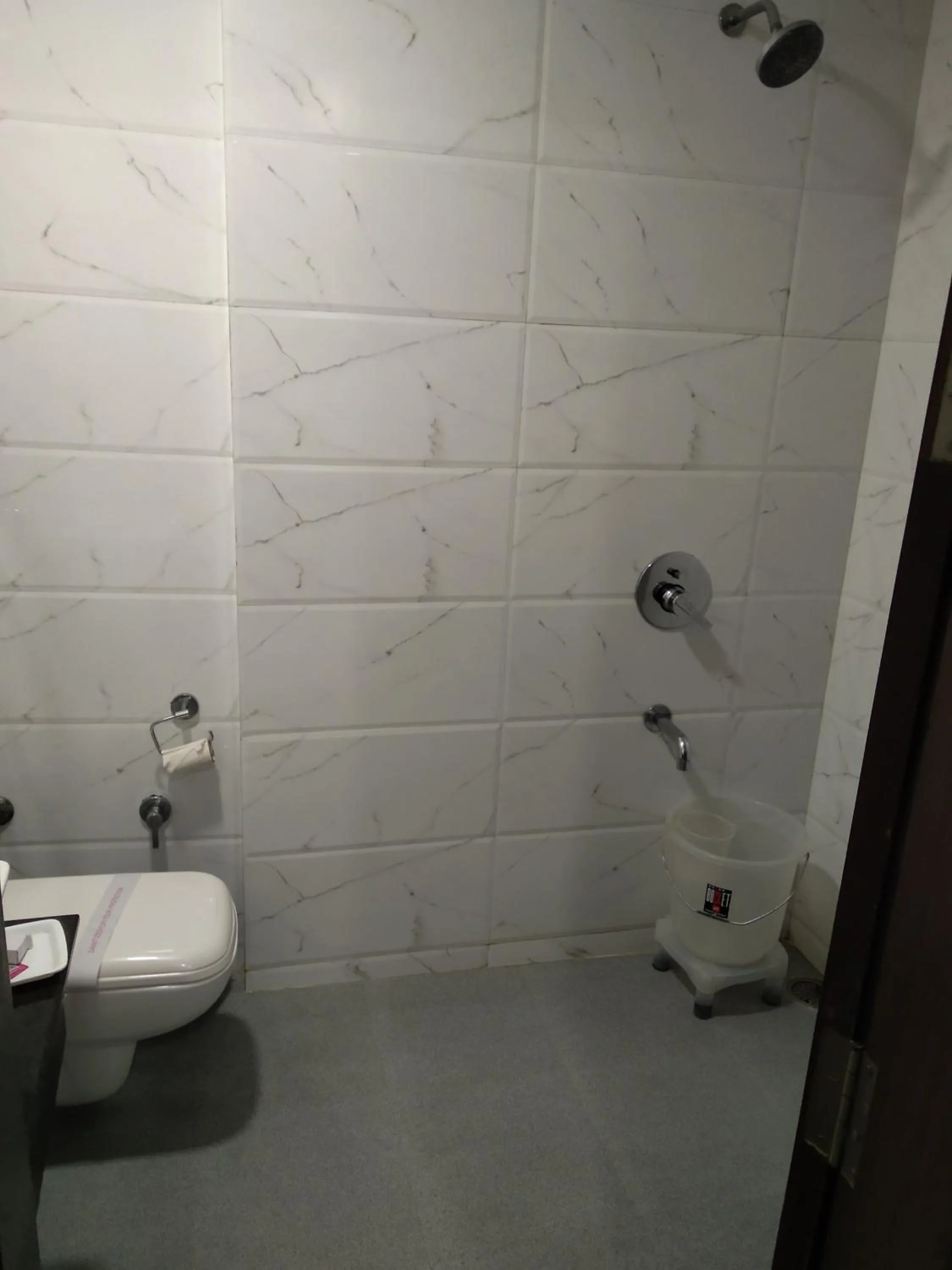 Bathroom in Hotel Popular