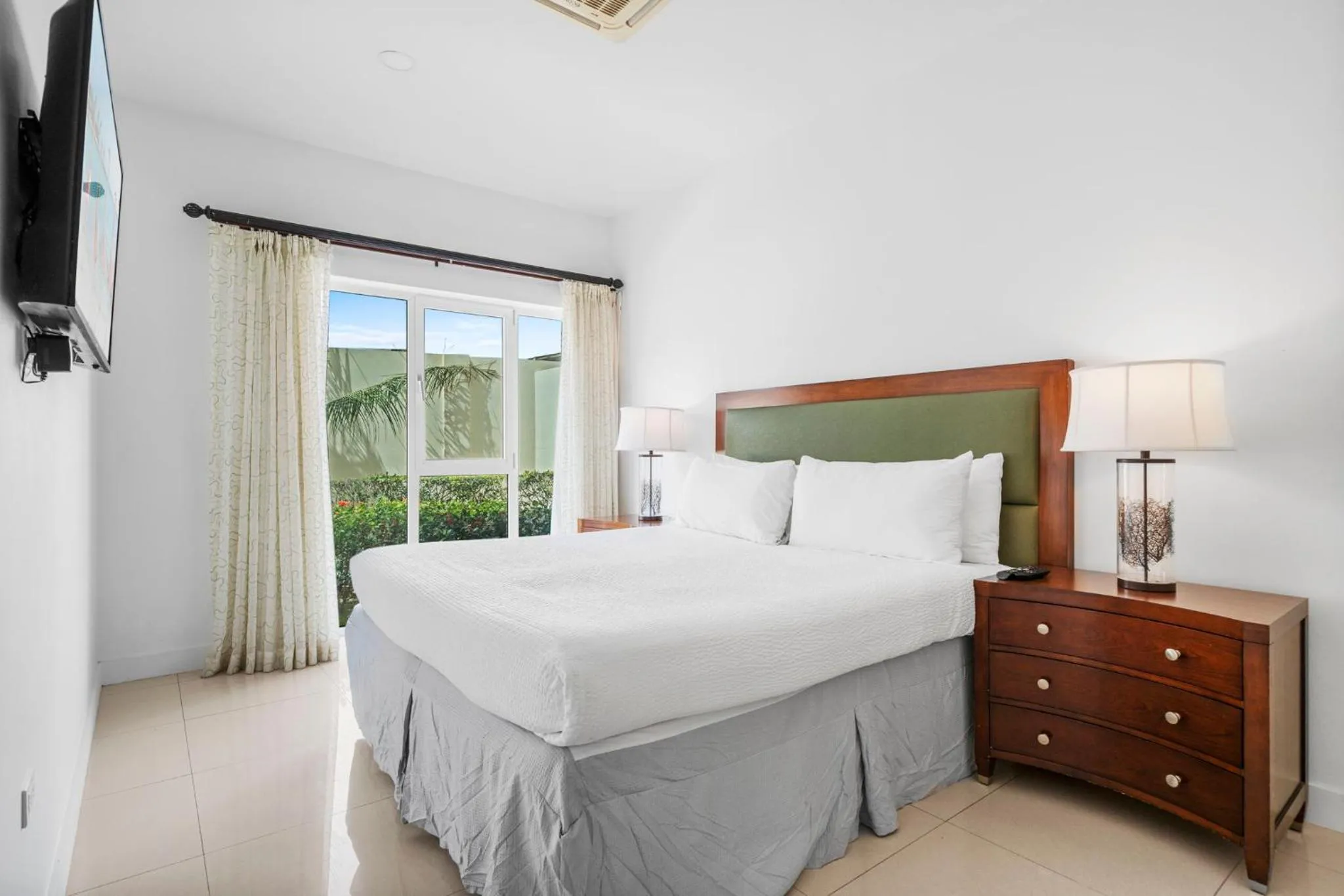 Bed in Aruba's Life Residences