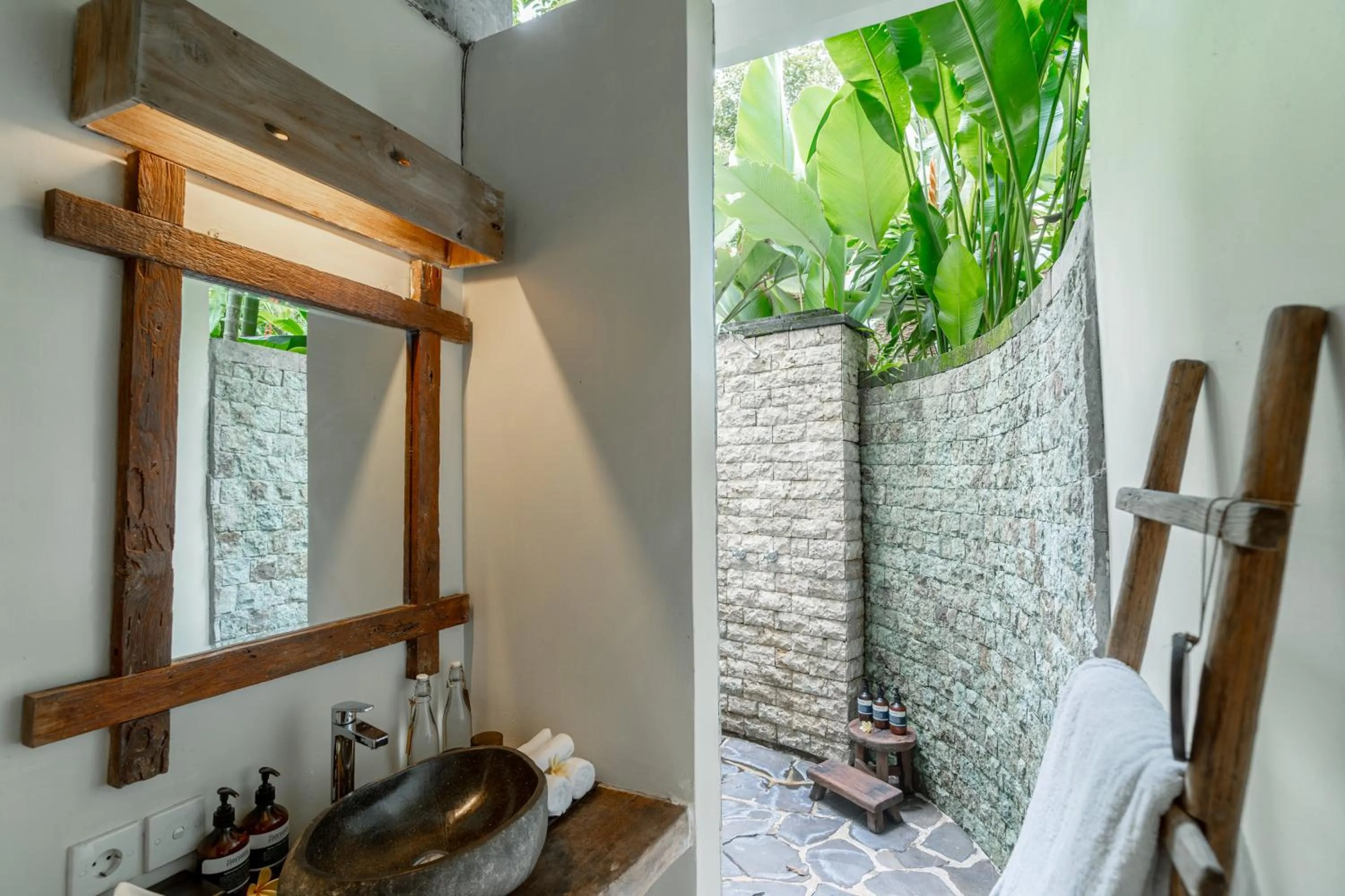 Shower in Soulshine Resort Ubud, Bali