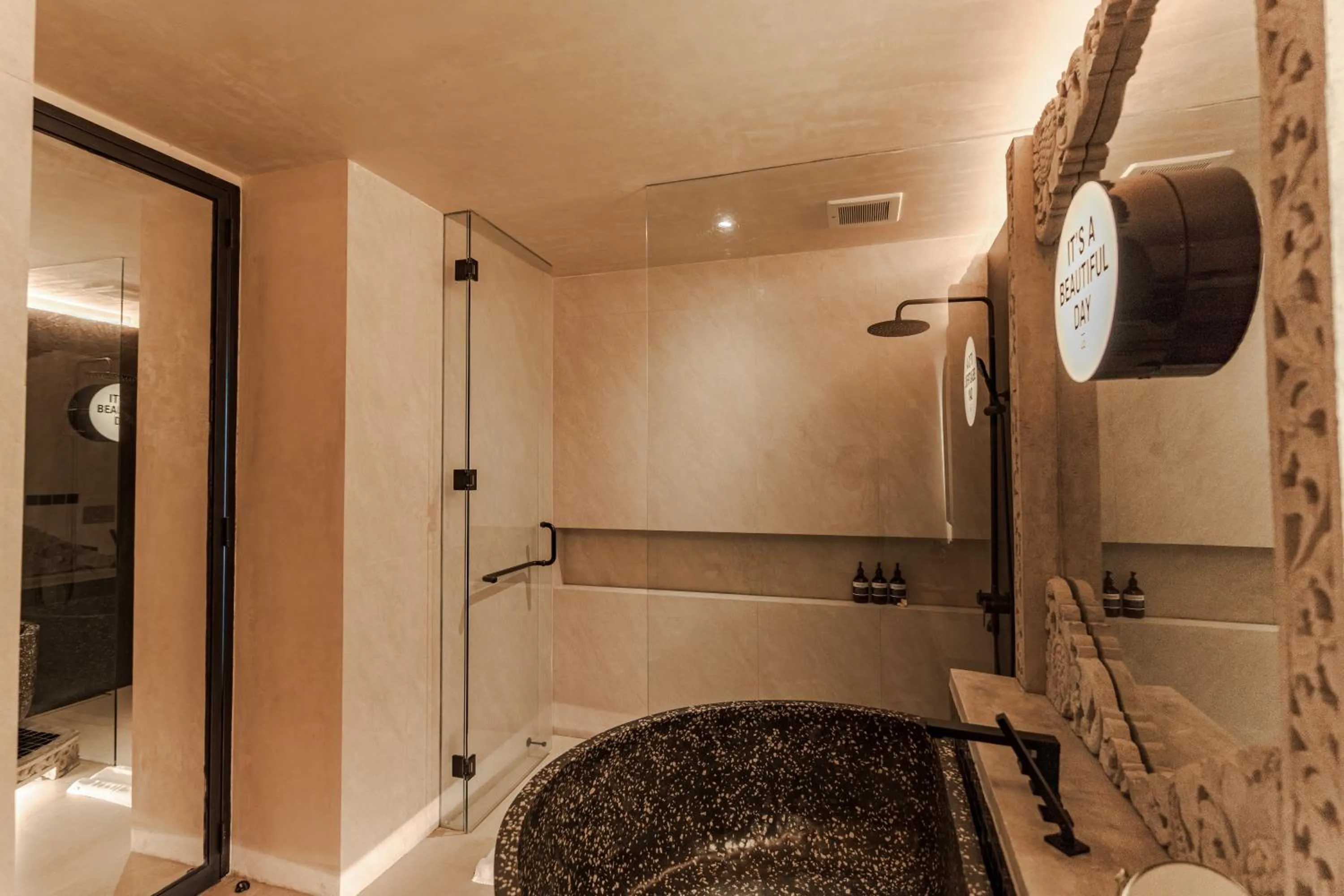 Shower in Soulshine Resort Ubud, Bali