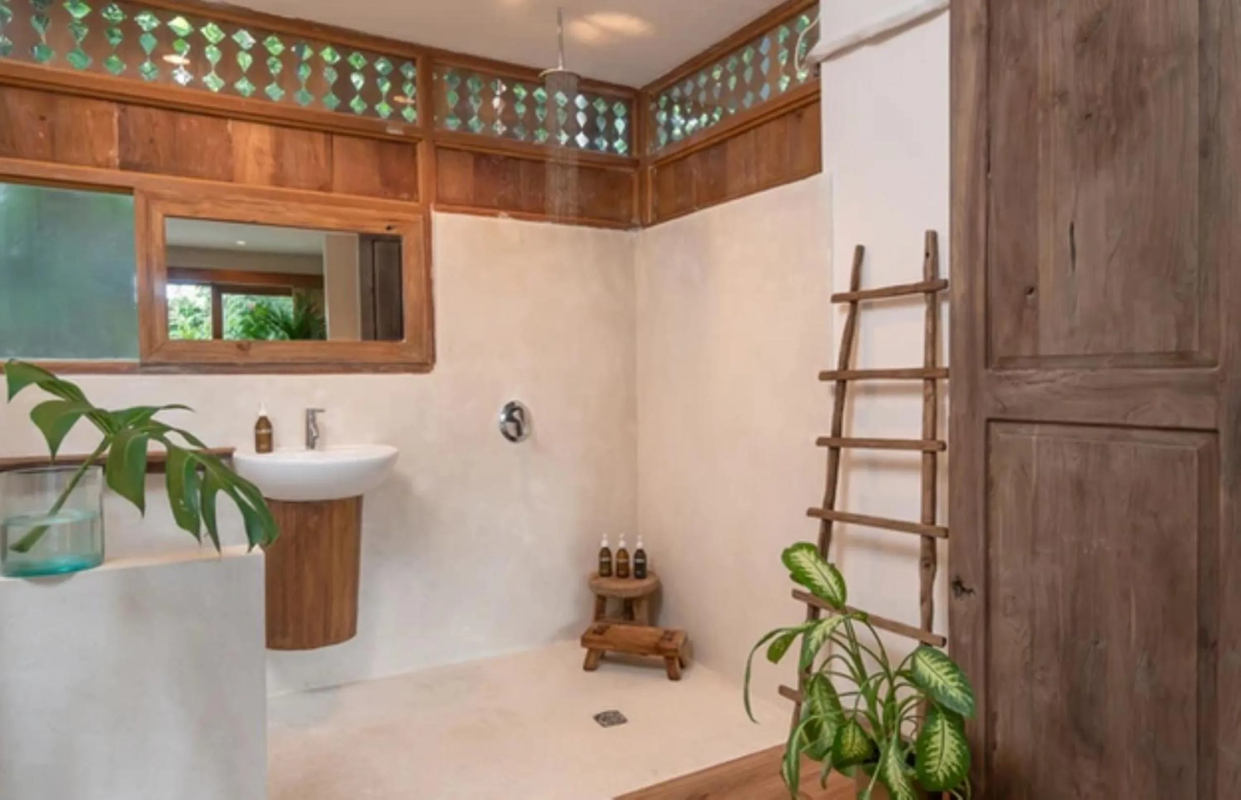 Shower in Soulshine Resort Ubud, Bali