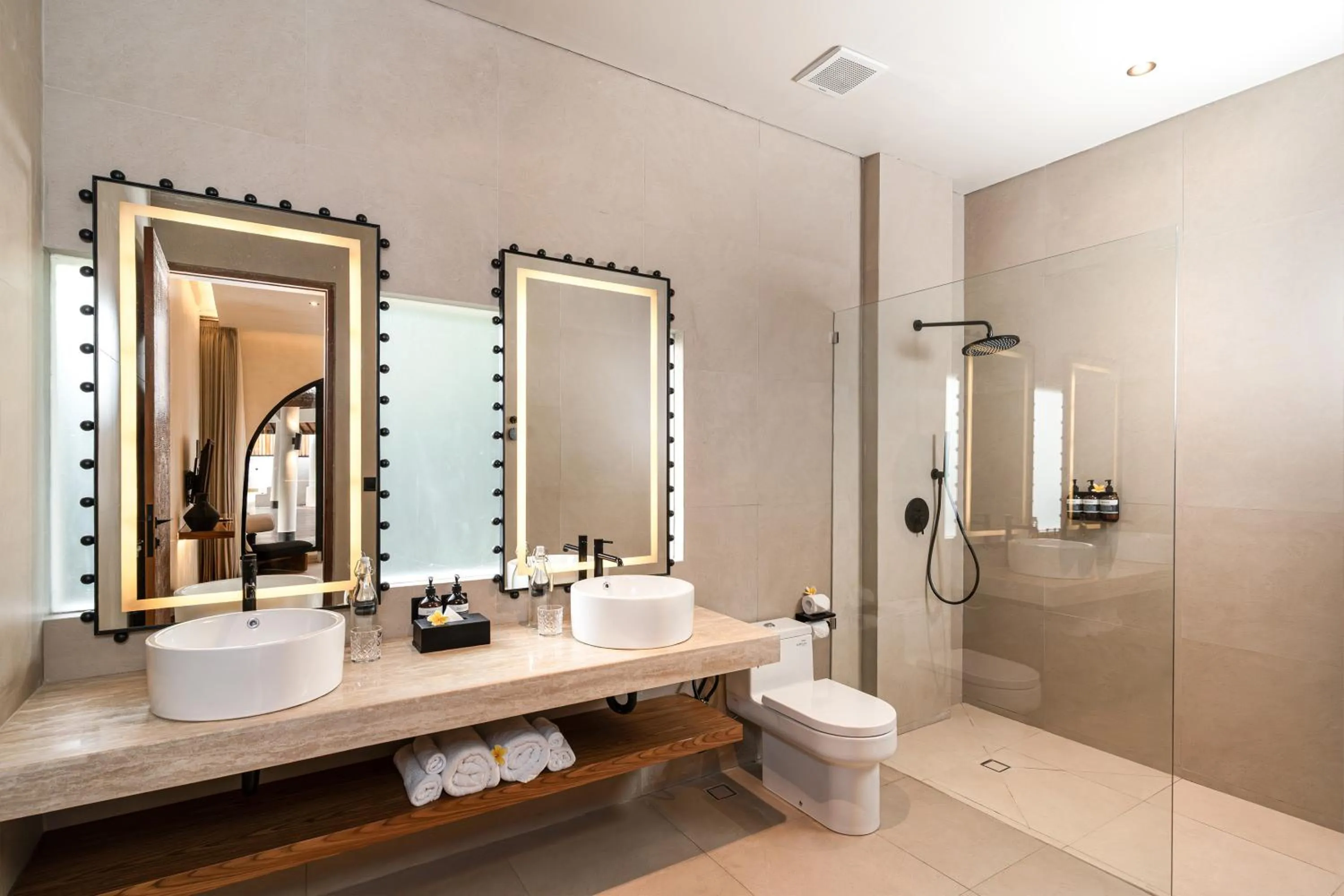 Shower in Soulshine Resort Ubud, Bali