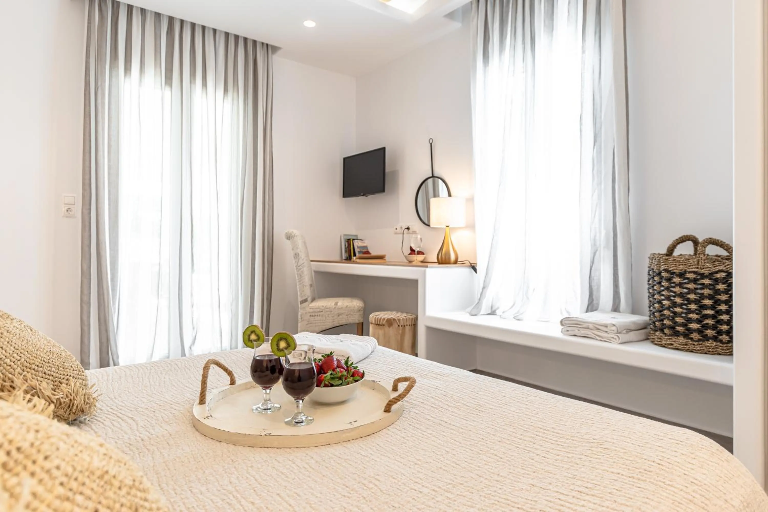 Bed in Sea & Olives Suites Hotel and Villas