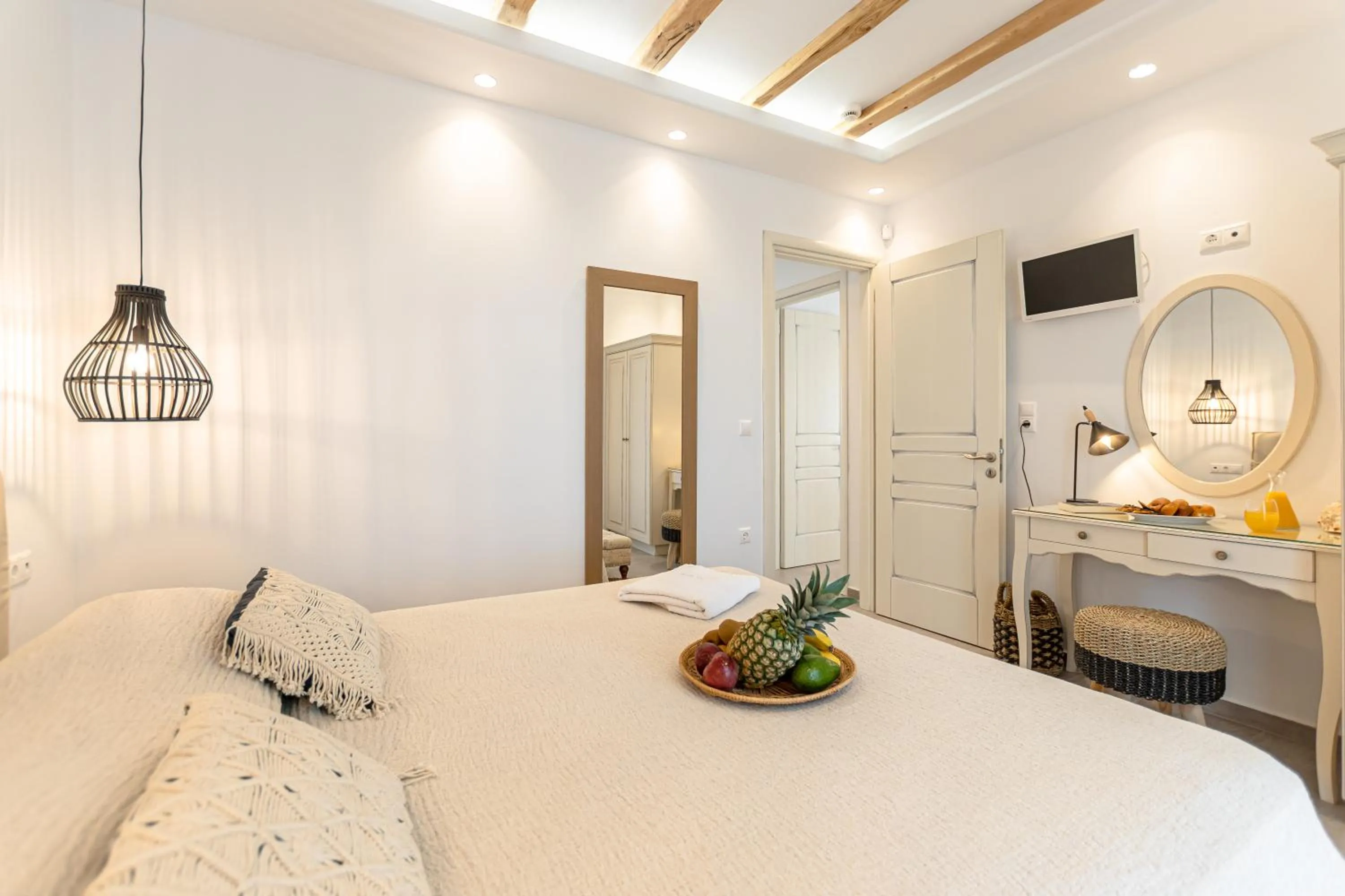 Bed in Sea & Olives Suites Hotel and Villas