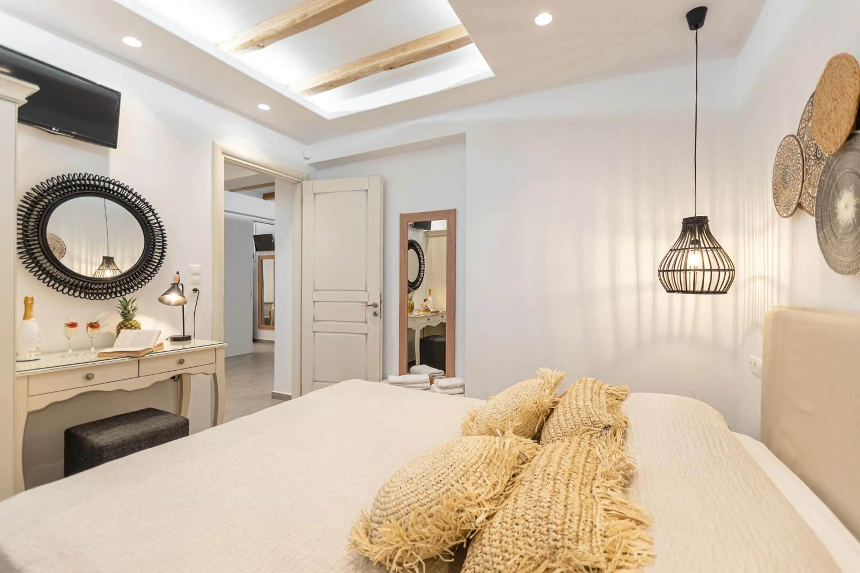 Bed in Sea & Olives Suites Hotel and Villas