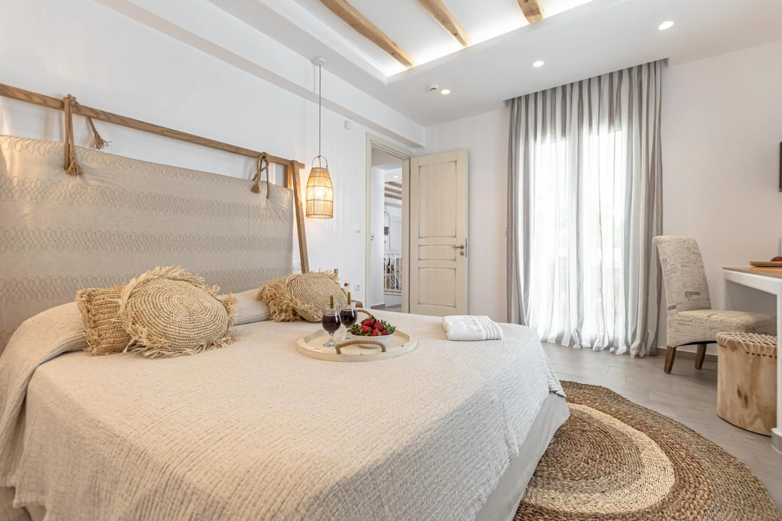 Bed in Sea & Olives Suites Hotel and Villas