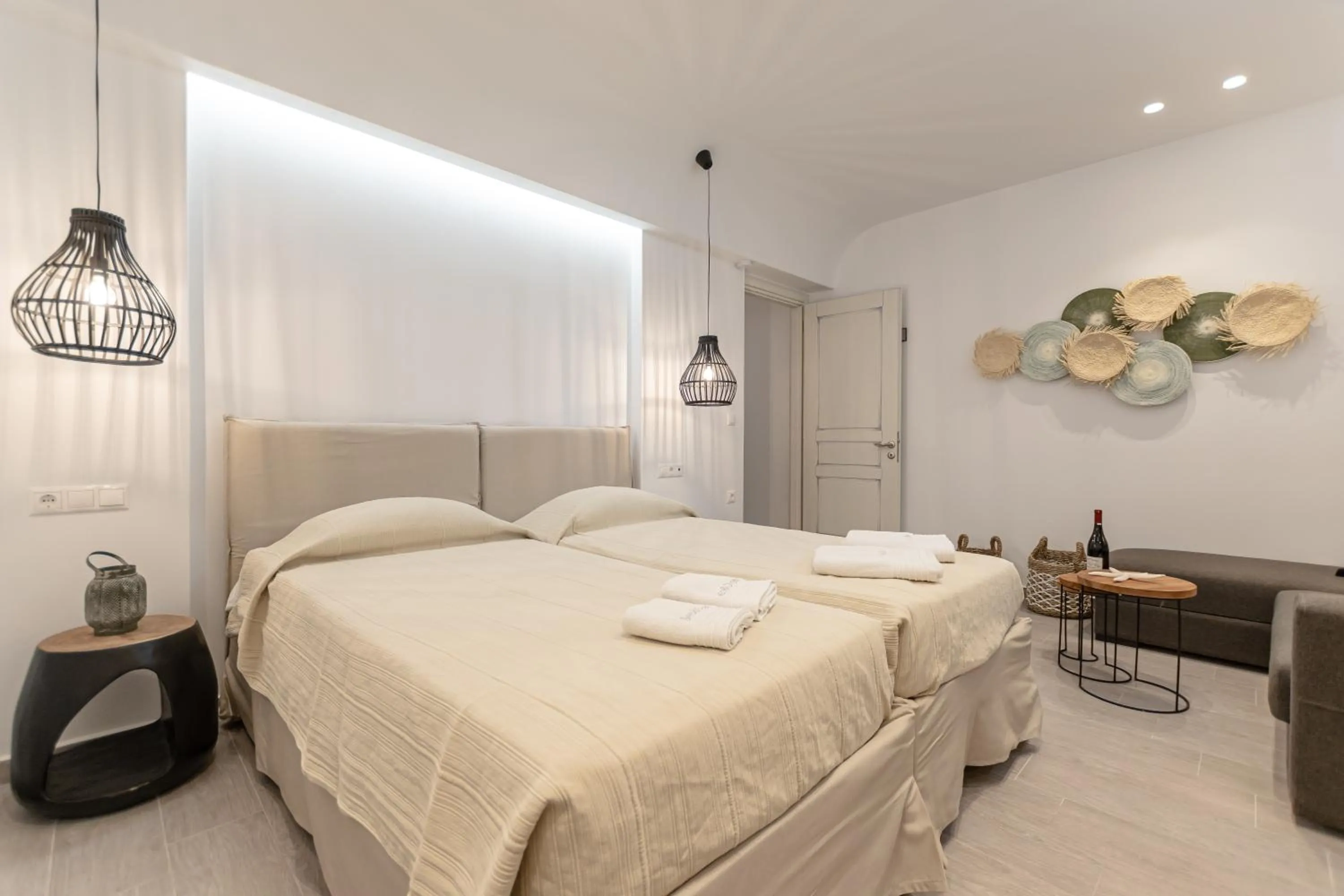 Bed in Sea & Olives Suites Hotel and Villas