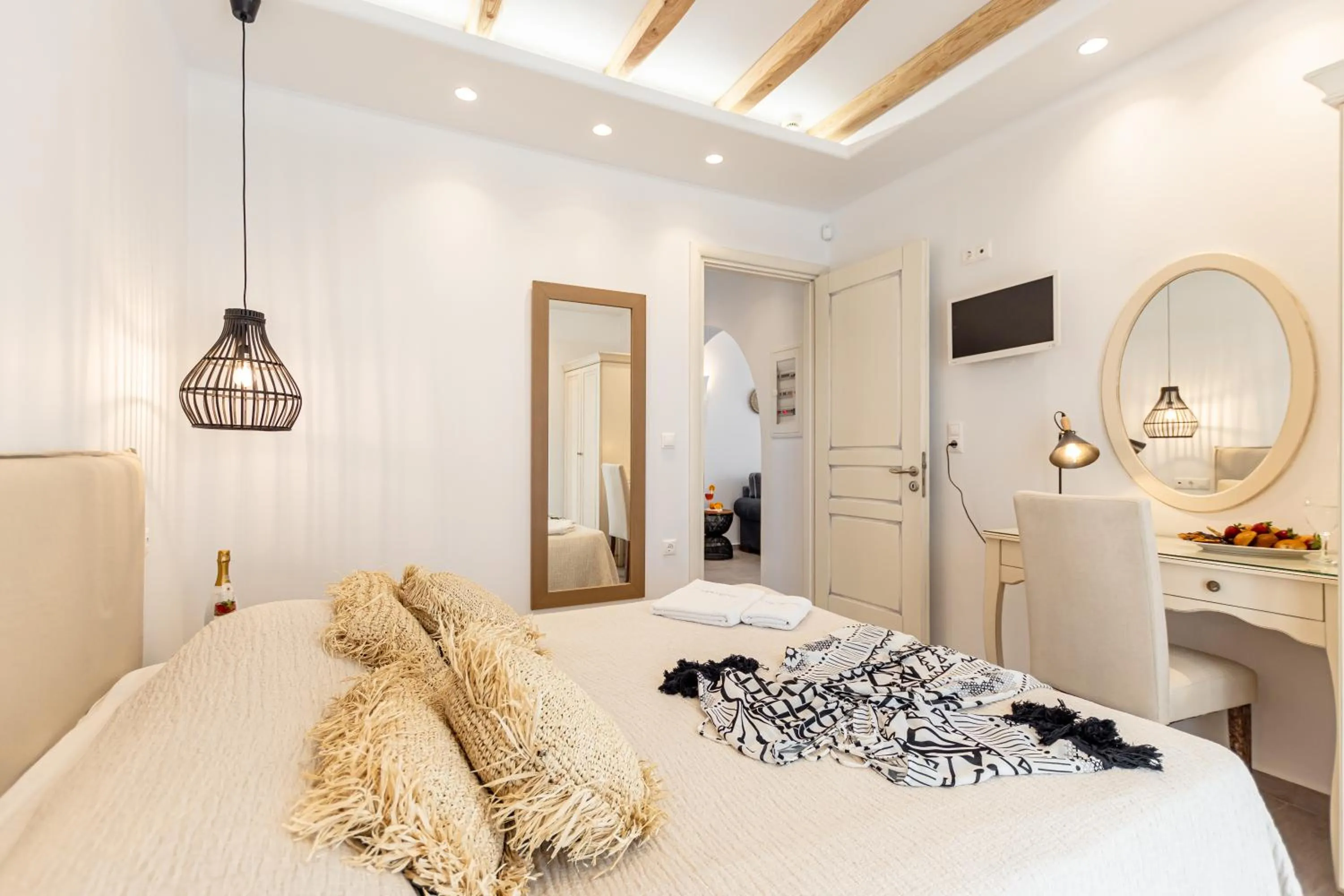 Bed in Sea & Olives Suites Hotel and Villas