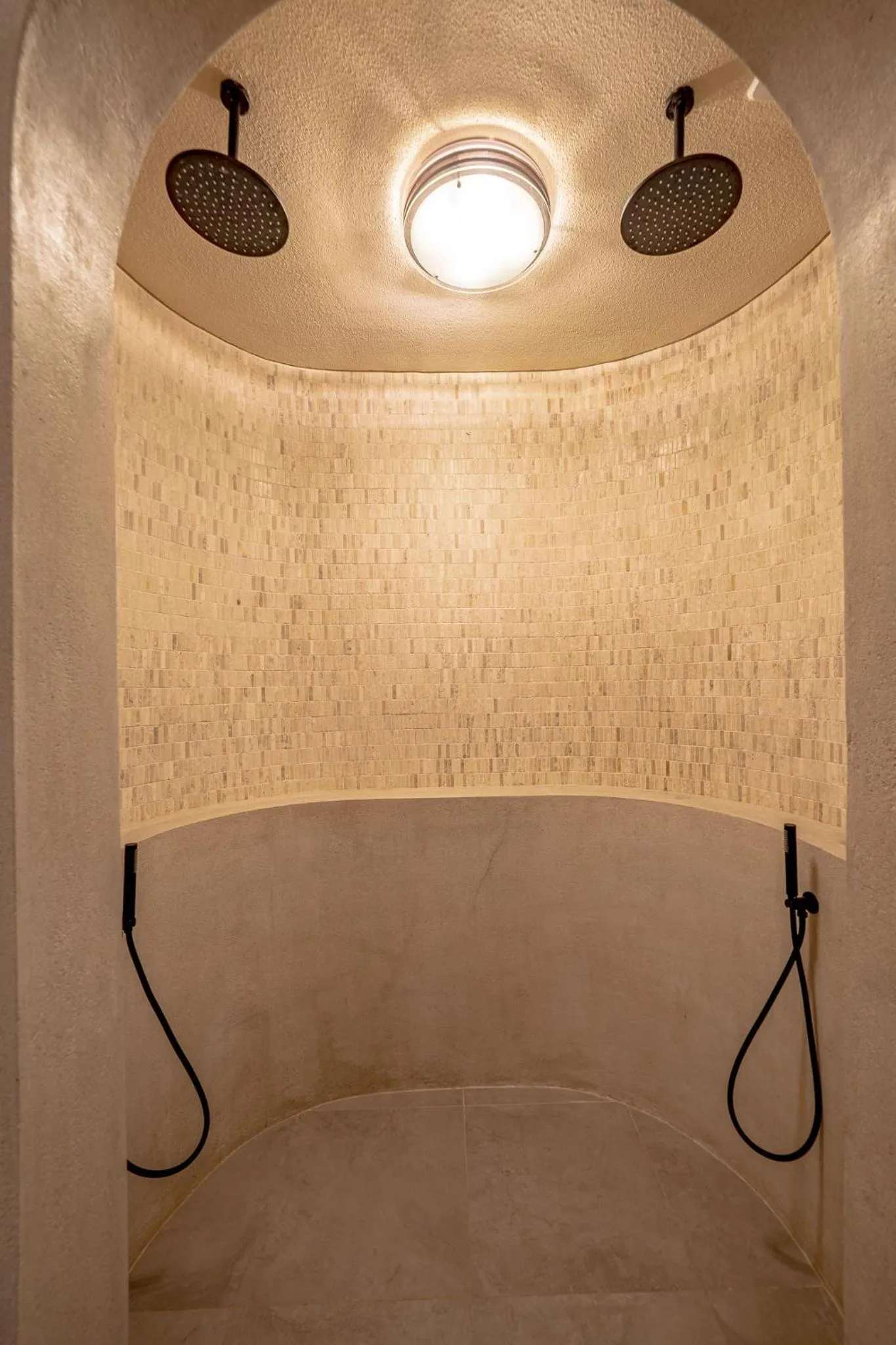 Shower in Bedouin House Pererenan