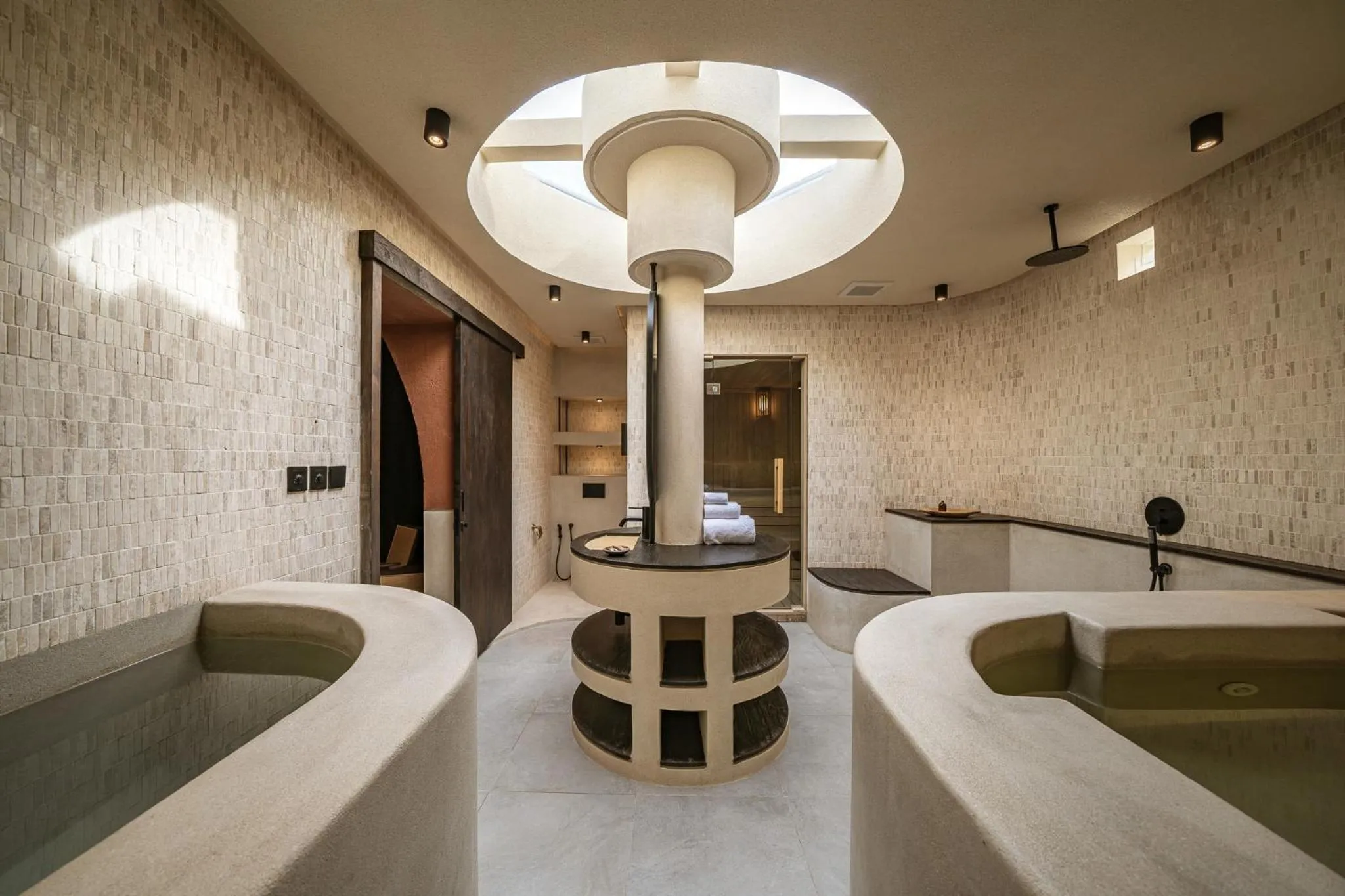 Hot Tub in Bedouin House Pererenan