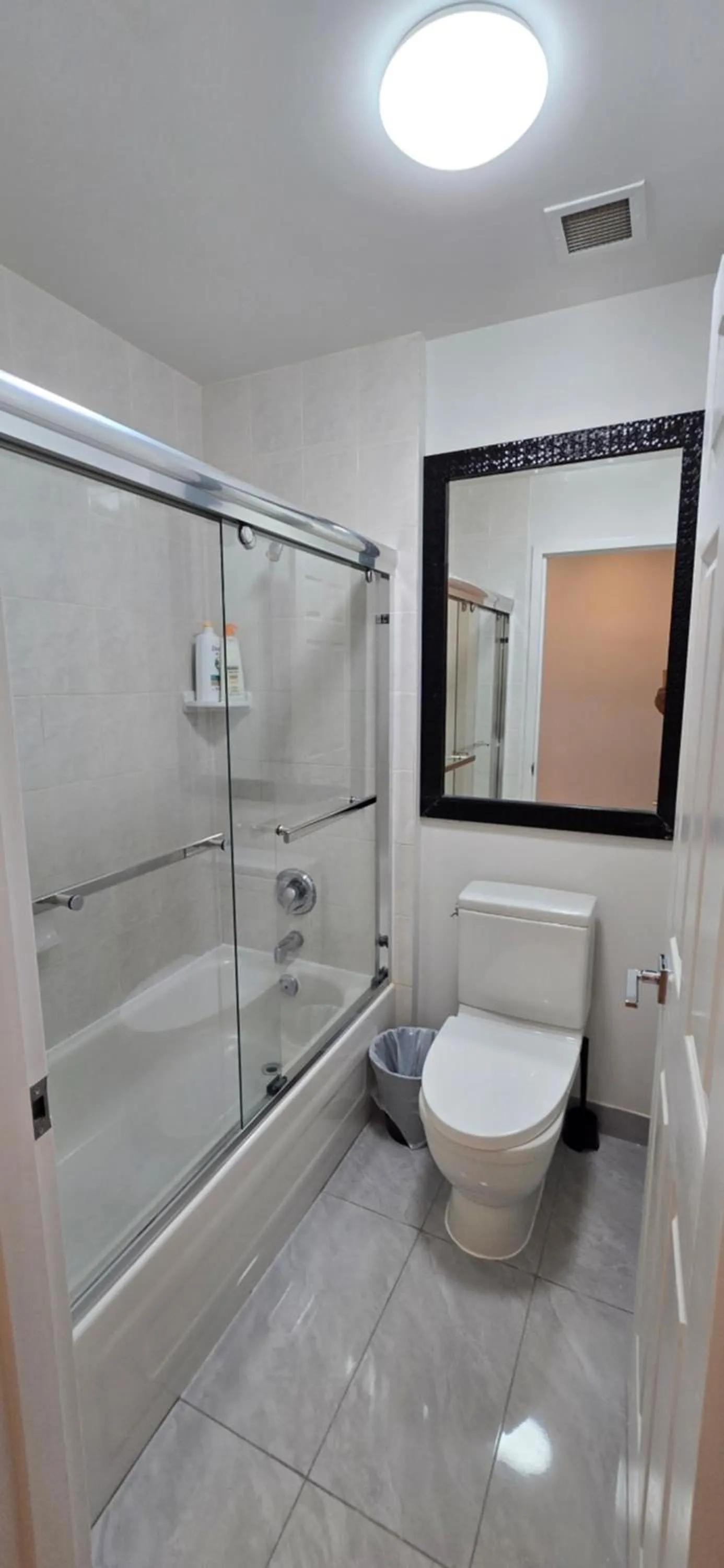 Bathroom in New Royal Inn