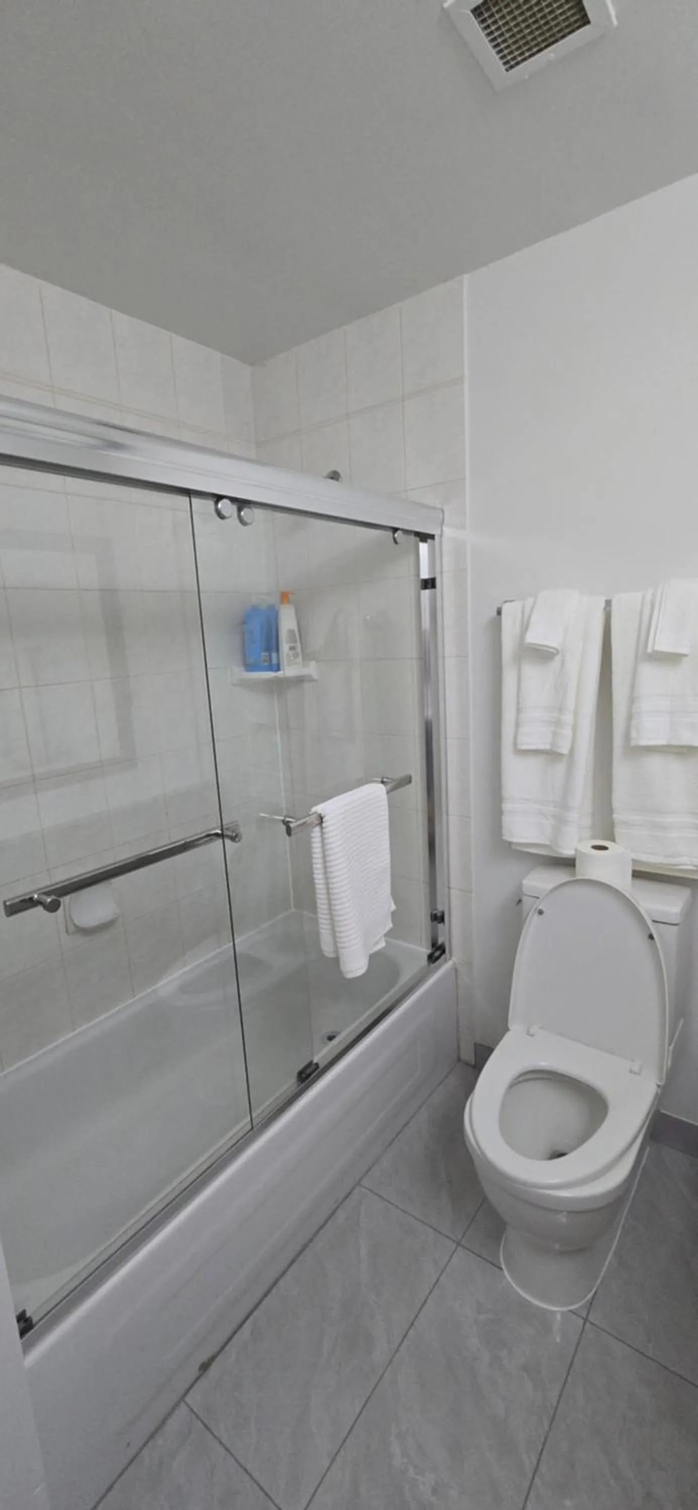 Bathroom in New Royal Inn