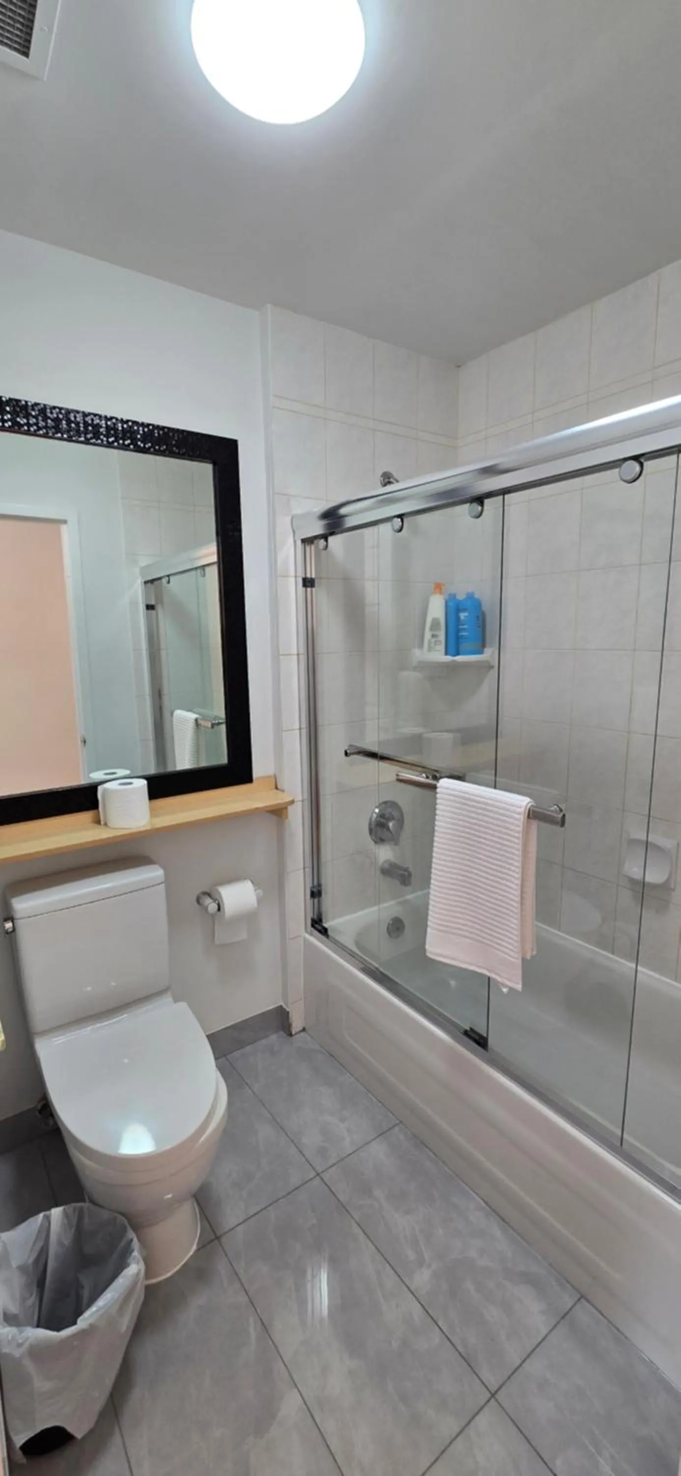 Bathroom in New Royal Inn