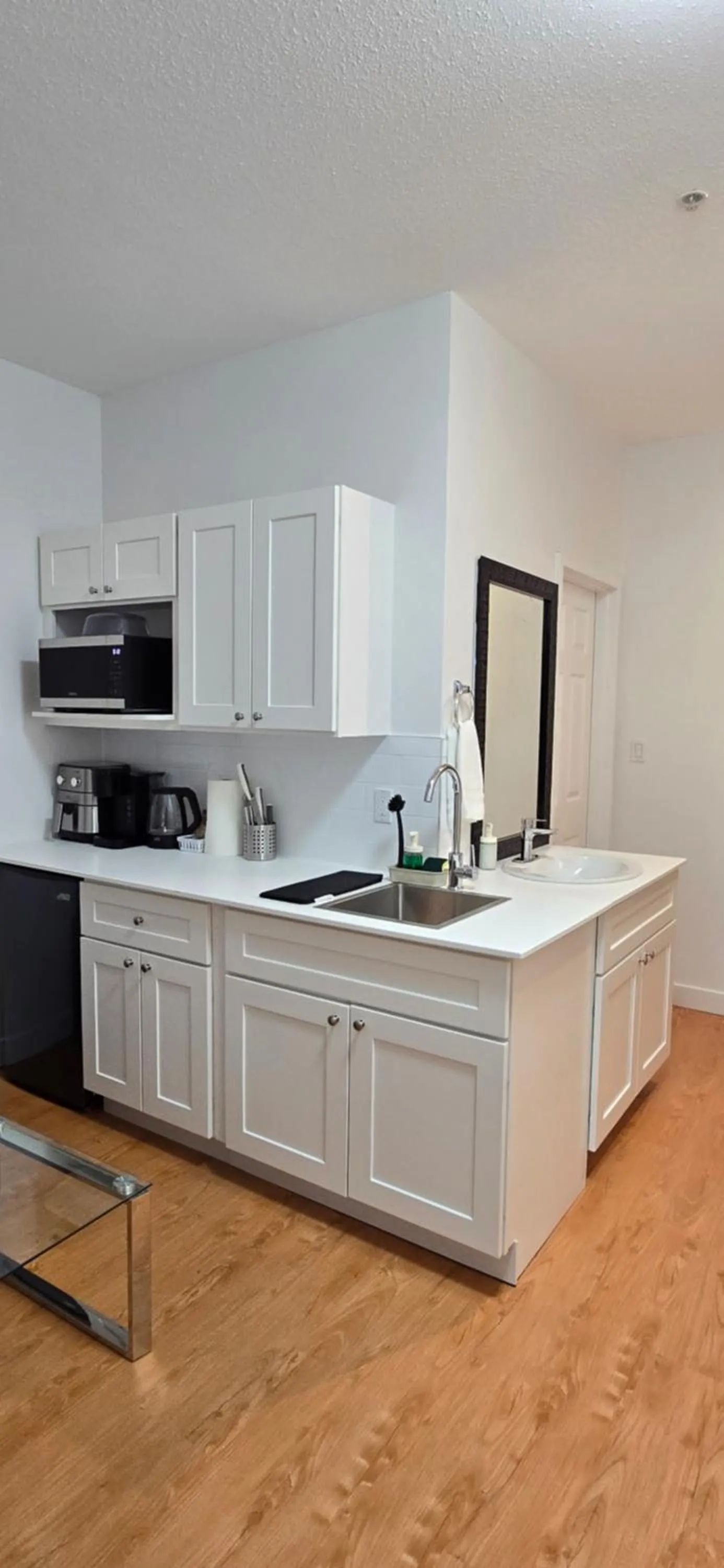 Kitchen or kitchenette in New Royal Inn
