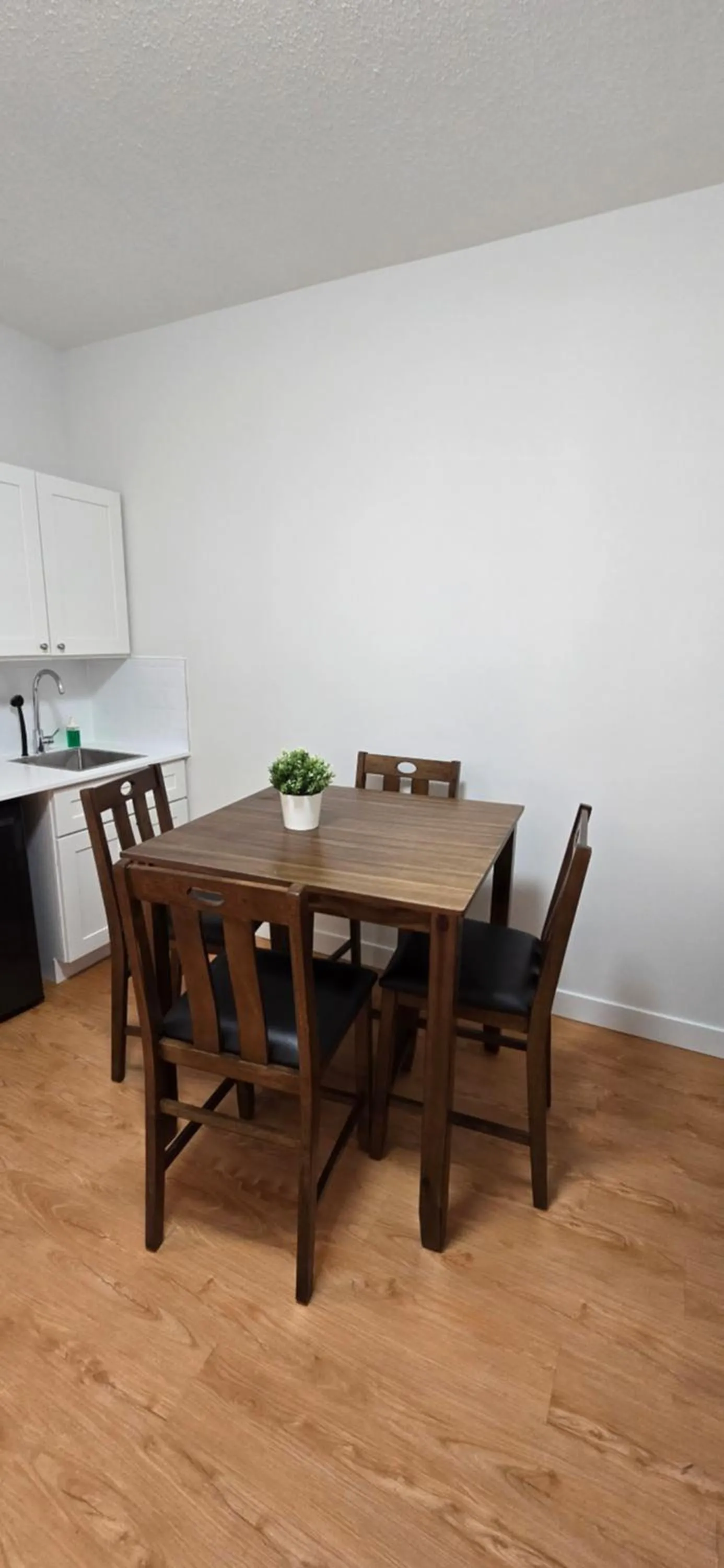 Dining area in New Royal Inn