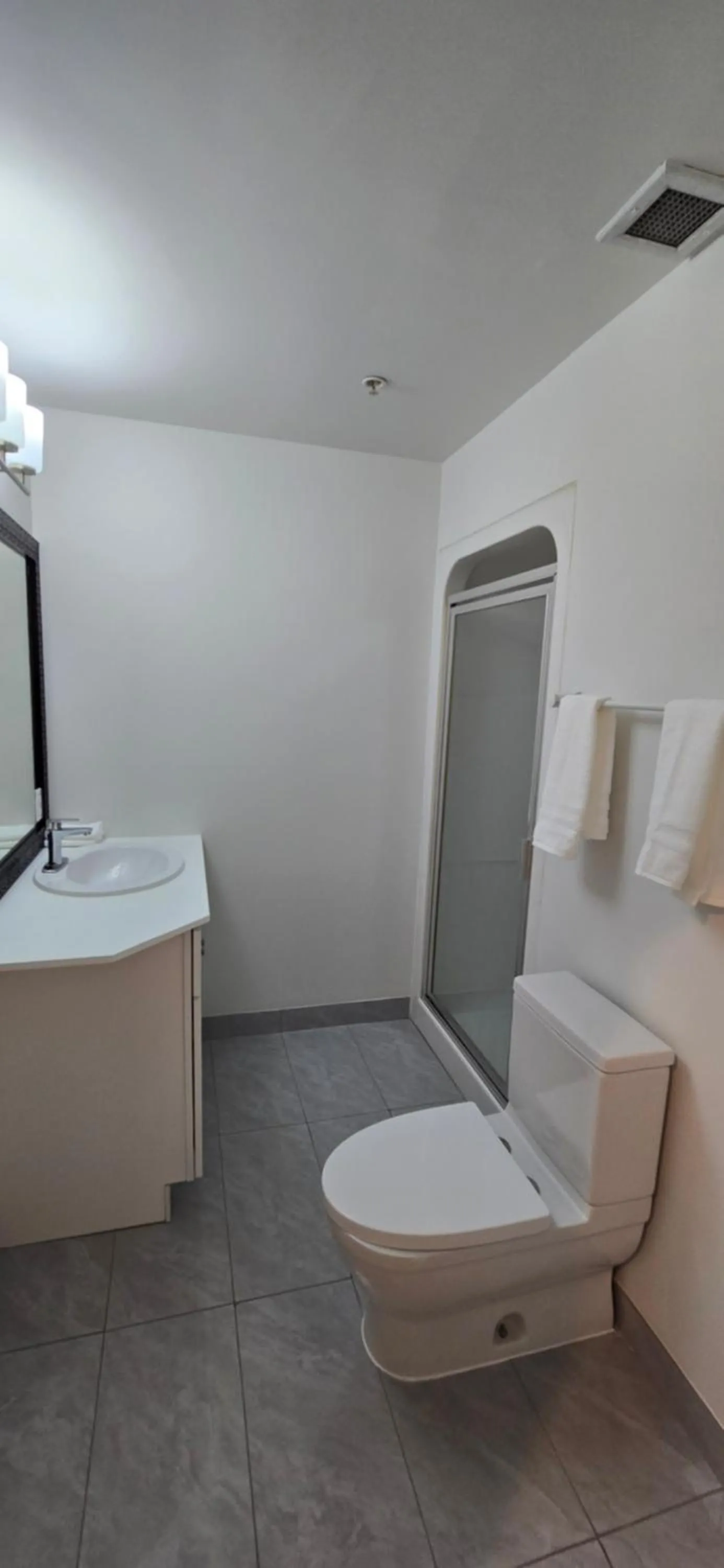 Bathroom in New Royal Inn