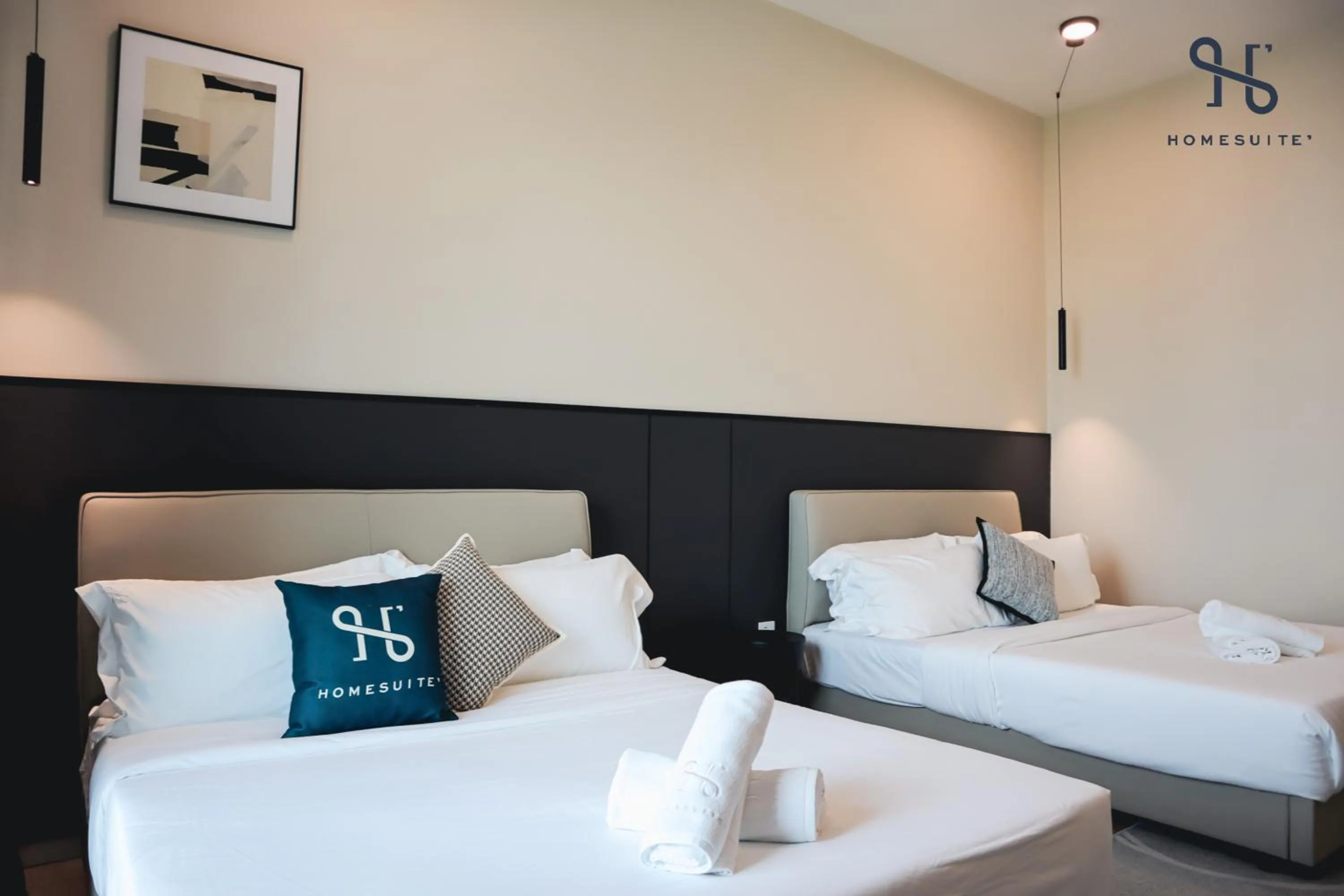 One-Bedroom Suite in Homesuite' Home at Bay Suites