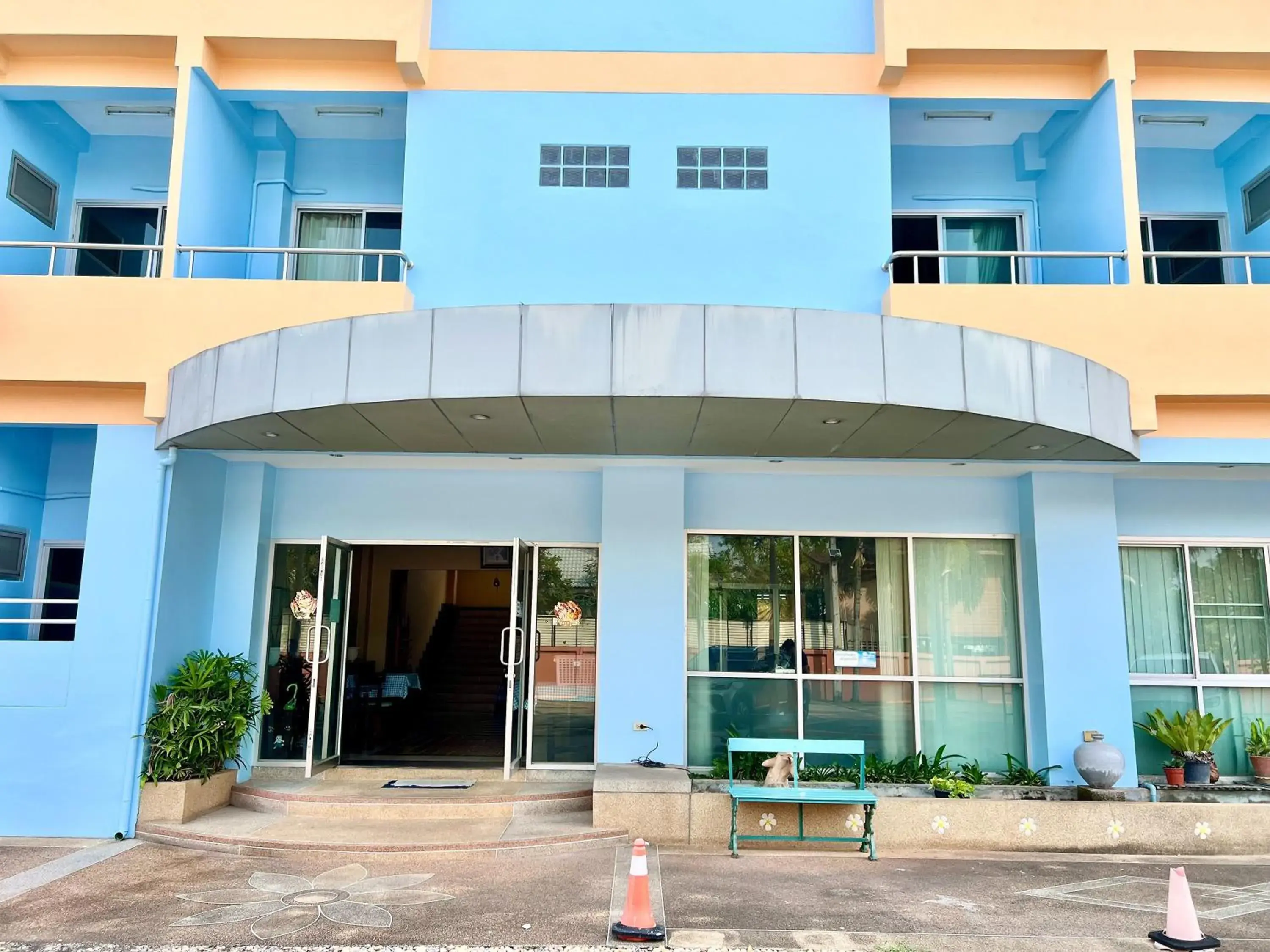 Property building in Sunshine Place Udon Property building in Sunshine Place Udon