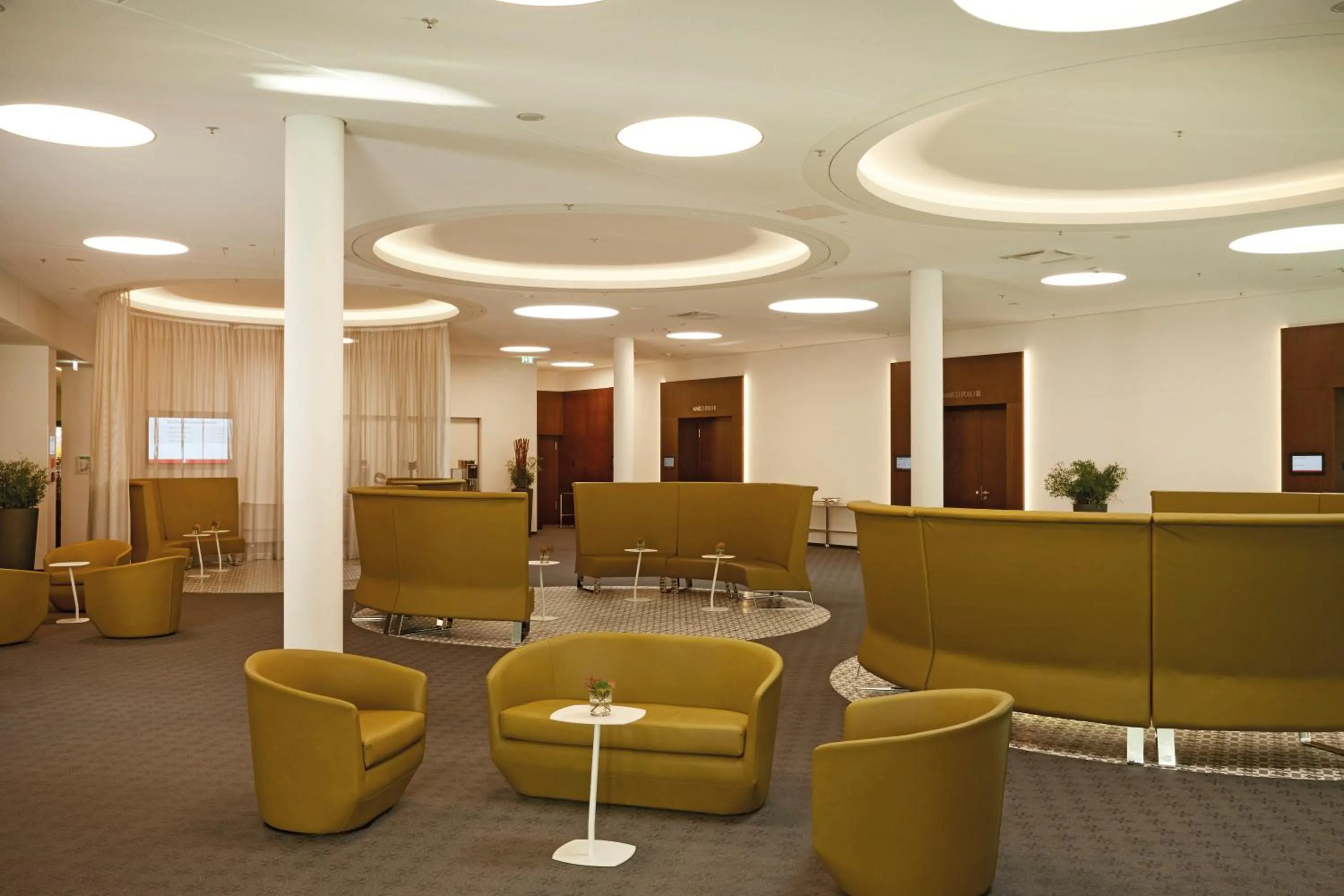 Seating area in HYPERION Hotel Hamburg City, Trademark Collection by Wyndham