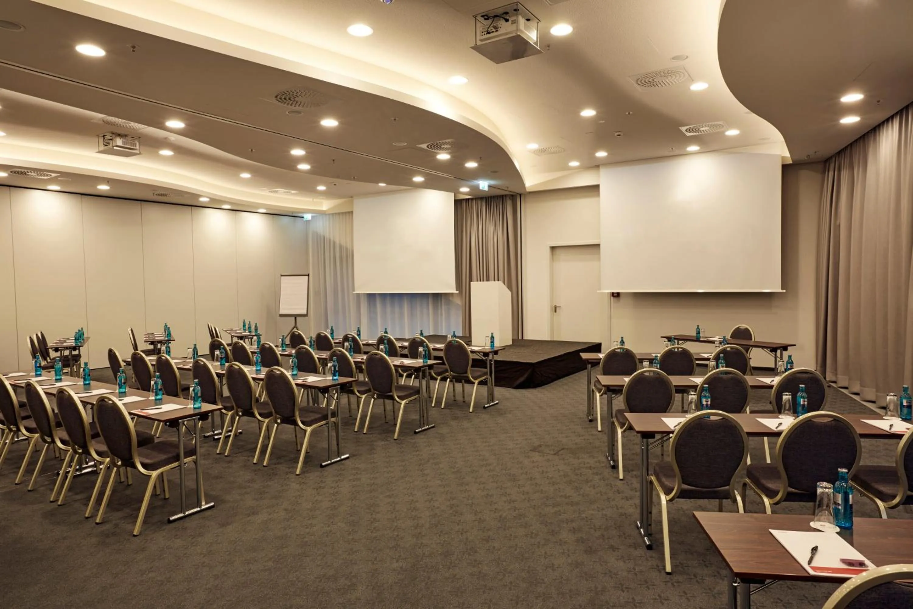 Meeting/conference room in HYPERION Hotel Hamburg City, Trademark Collection by Wyndham