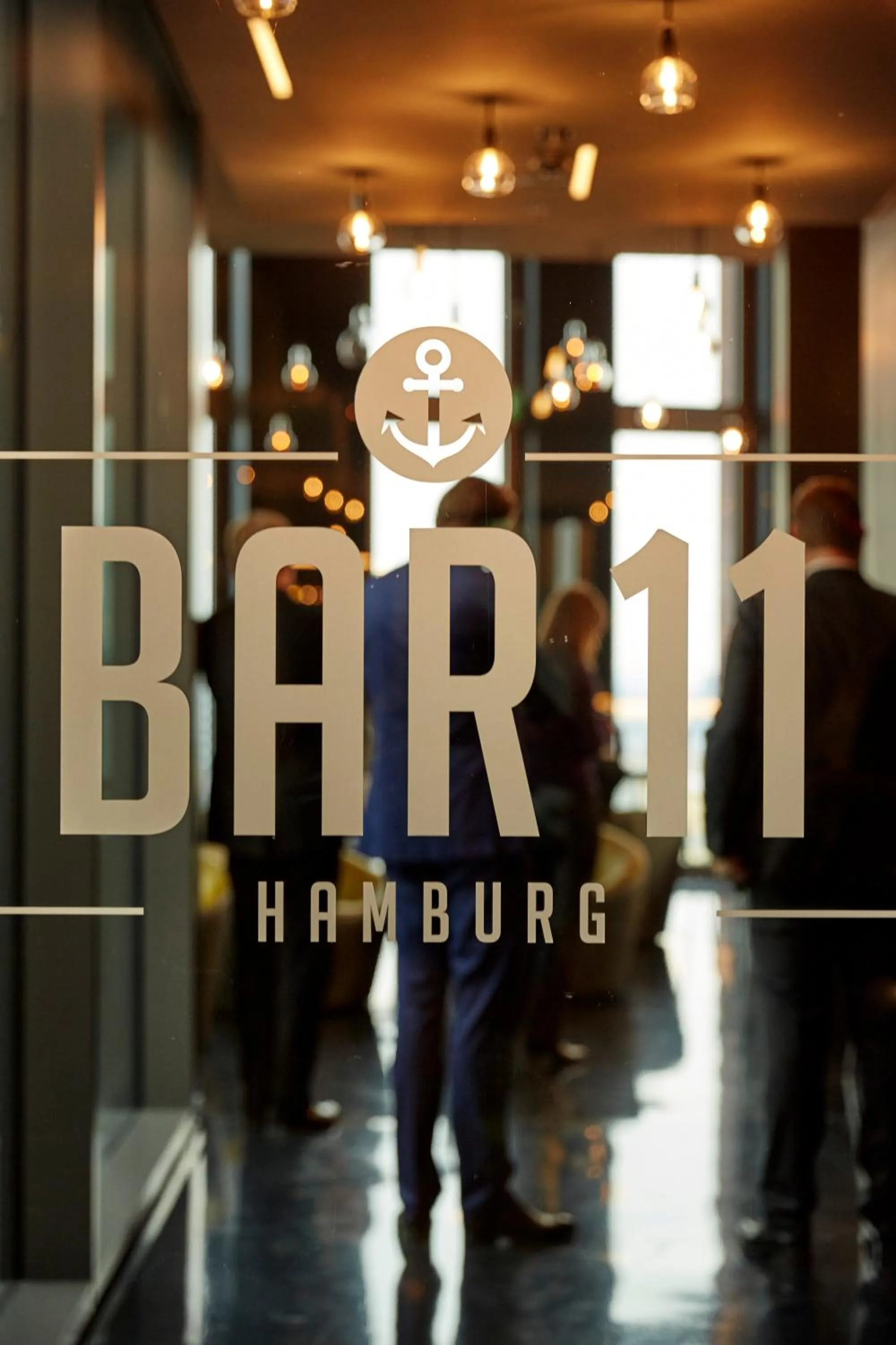 Lounge or bar in HYPERION Hotel Hamburg City, Trademark Collection by Wyndham
