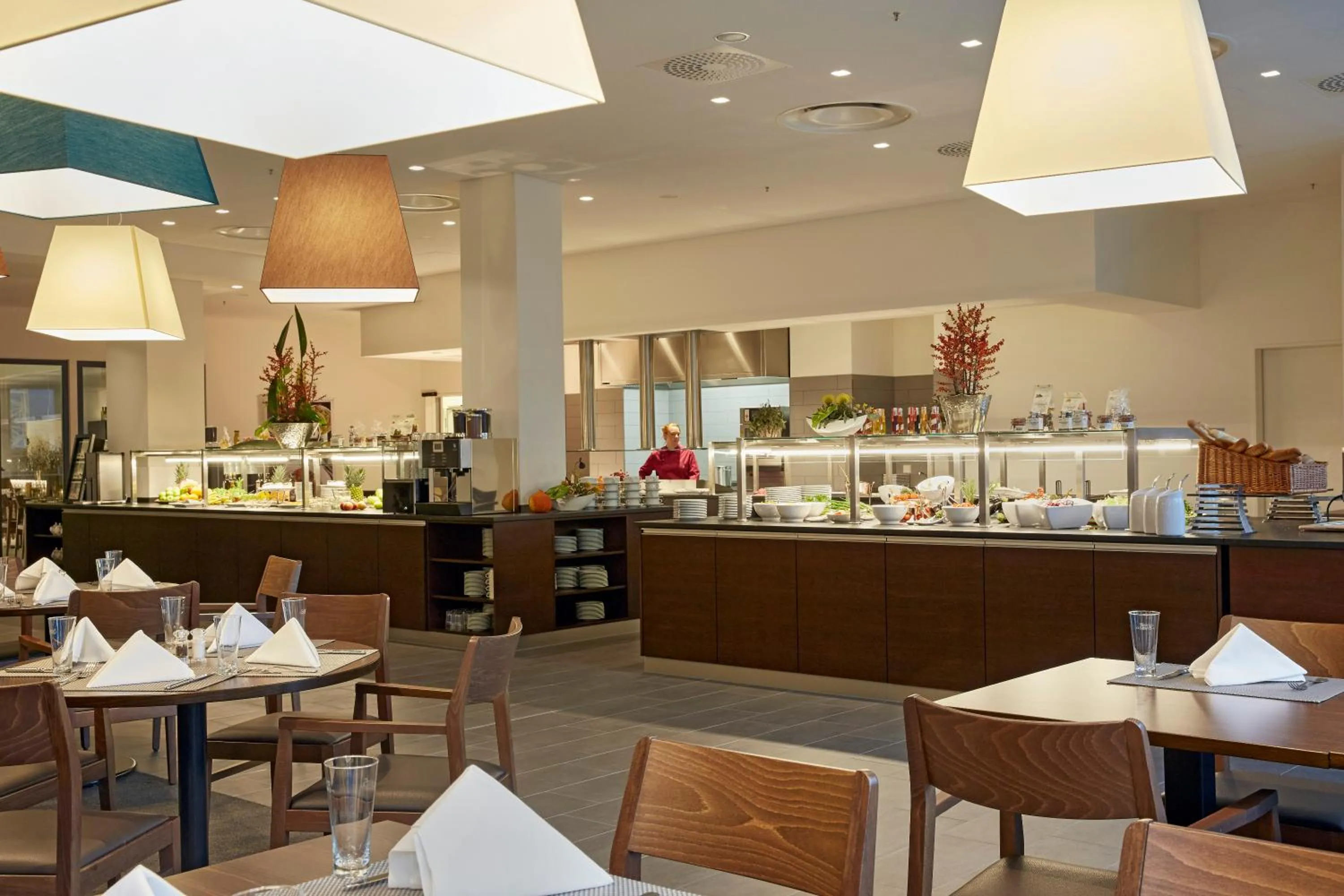 Restaurant/places to eat in HYPERION Hotel Hamburg City, Trademark Collection by Wyndham