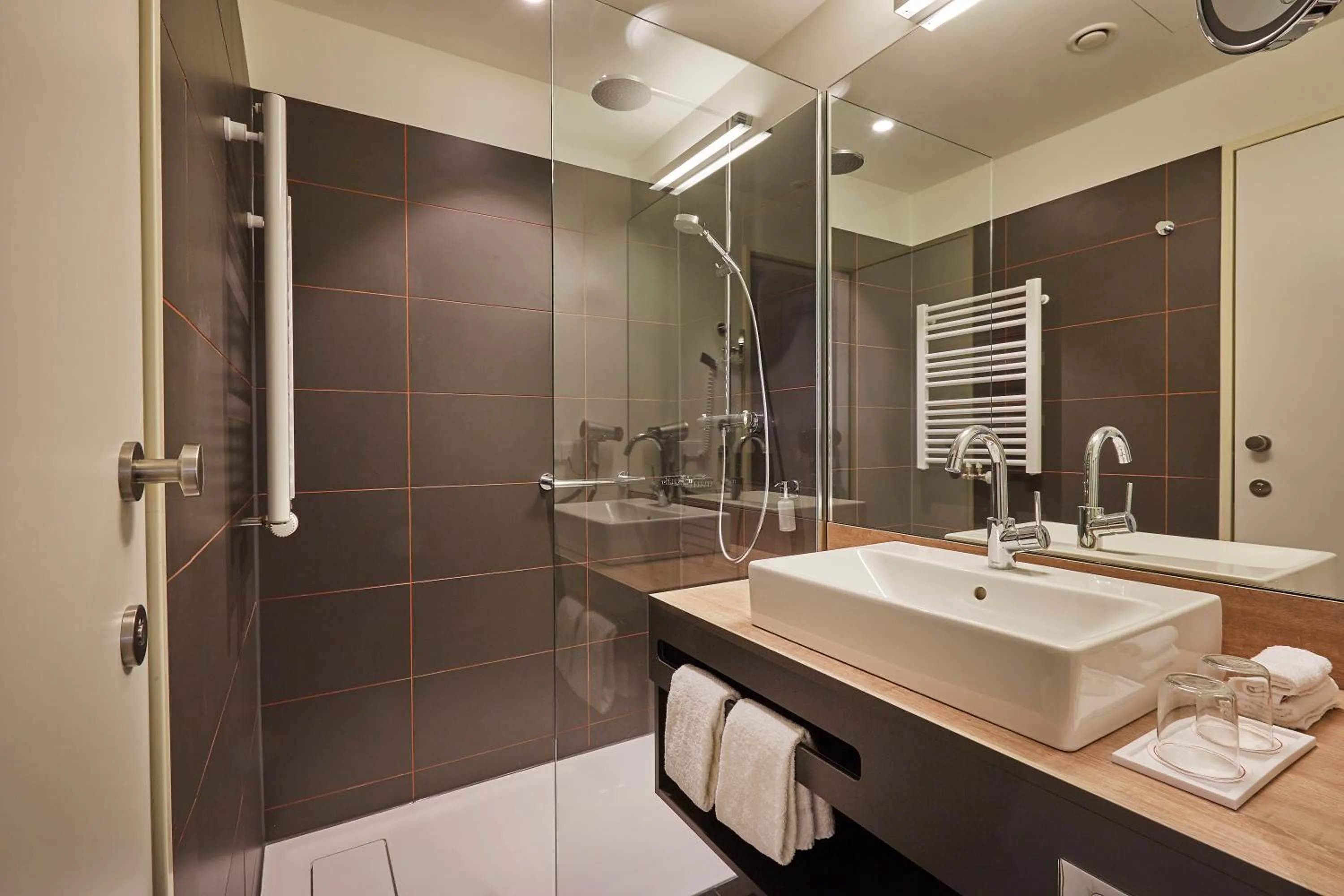 Shower in HYPERION Hotel Hamburg City, Trademark Collection by Wyndham