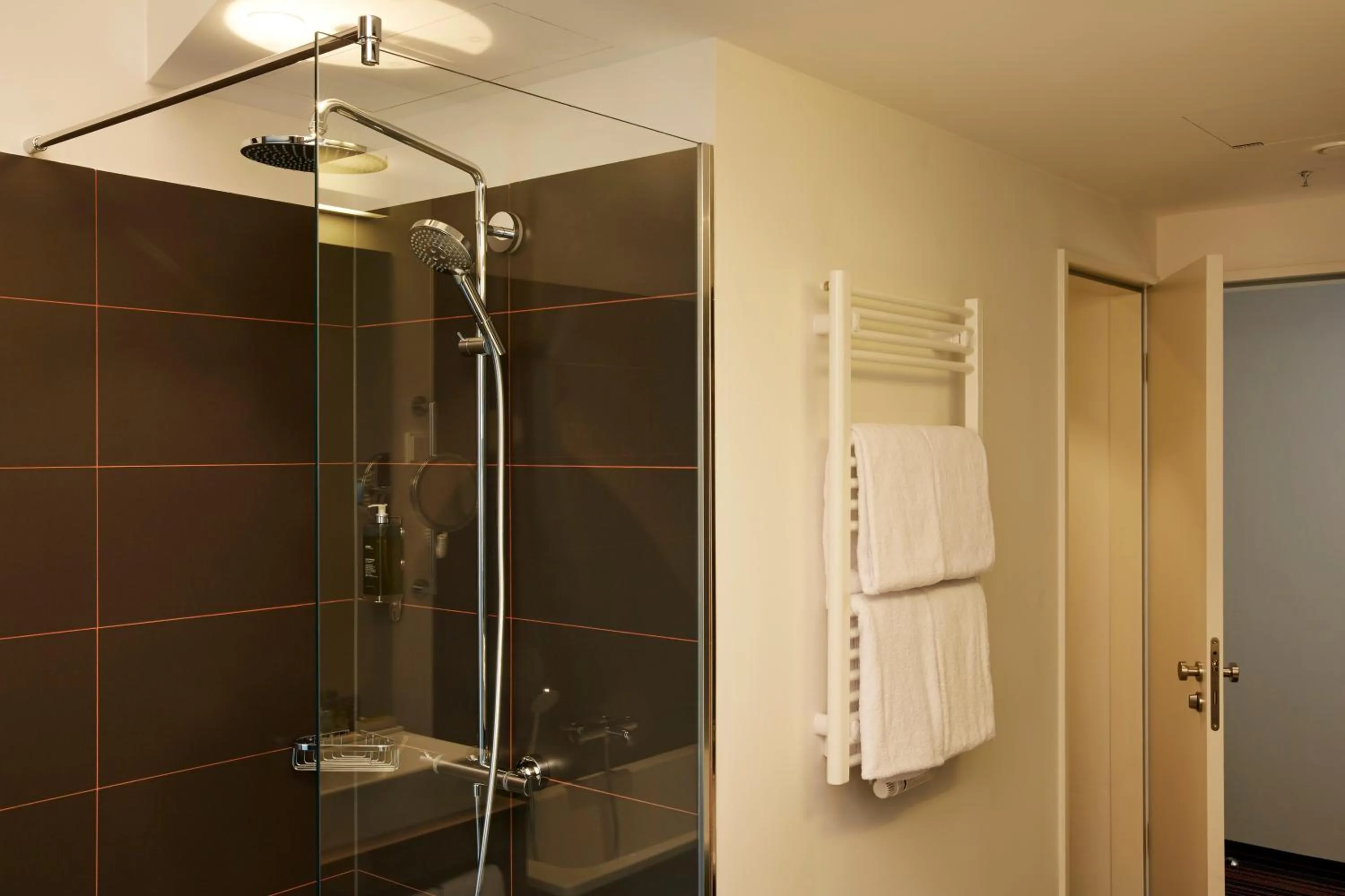 Bathroom in HYPERION Hotel Hamburg City, Trademark Collection by Wyndham