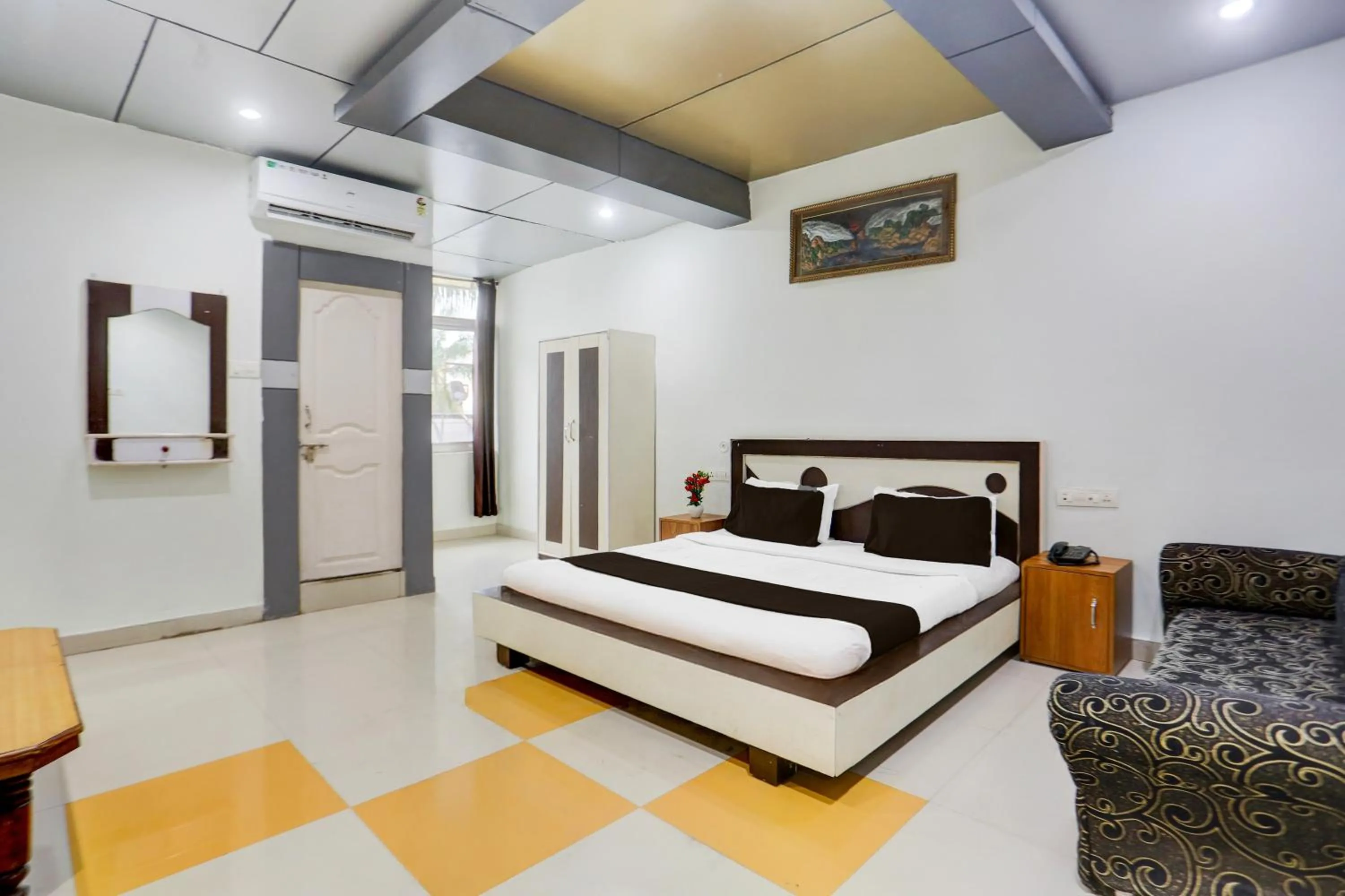 Collection O Nandanpura Sipri Bazar Formerly Hotel Highway Jhansi