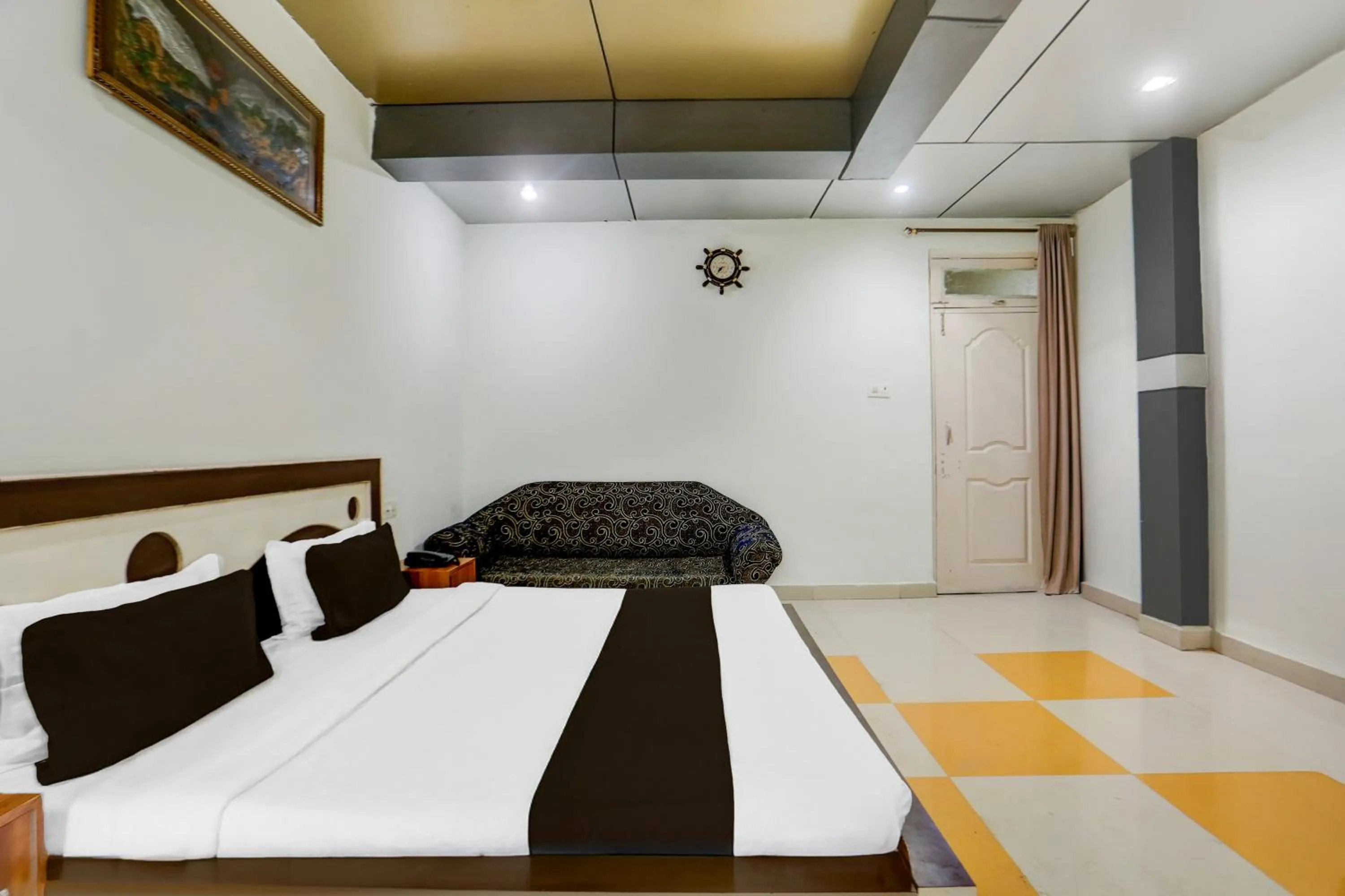 Collection O Nandanpura Sipri Bazar Formerly Hotel Highway Jhansi
