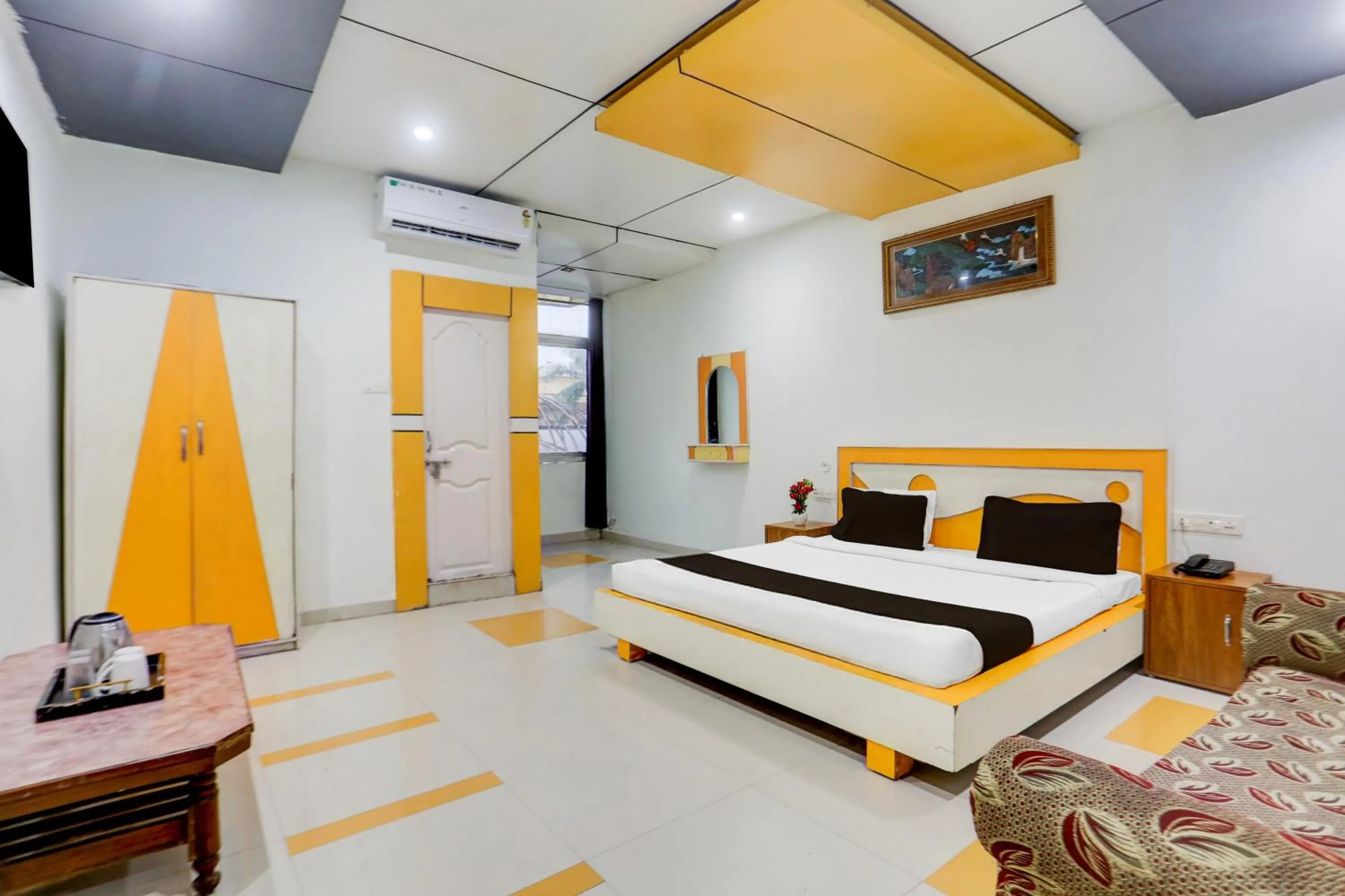Collection O Nandanpura Sipri Bazar Formerly Hotel Highway Jhansi