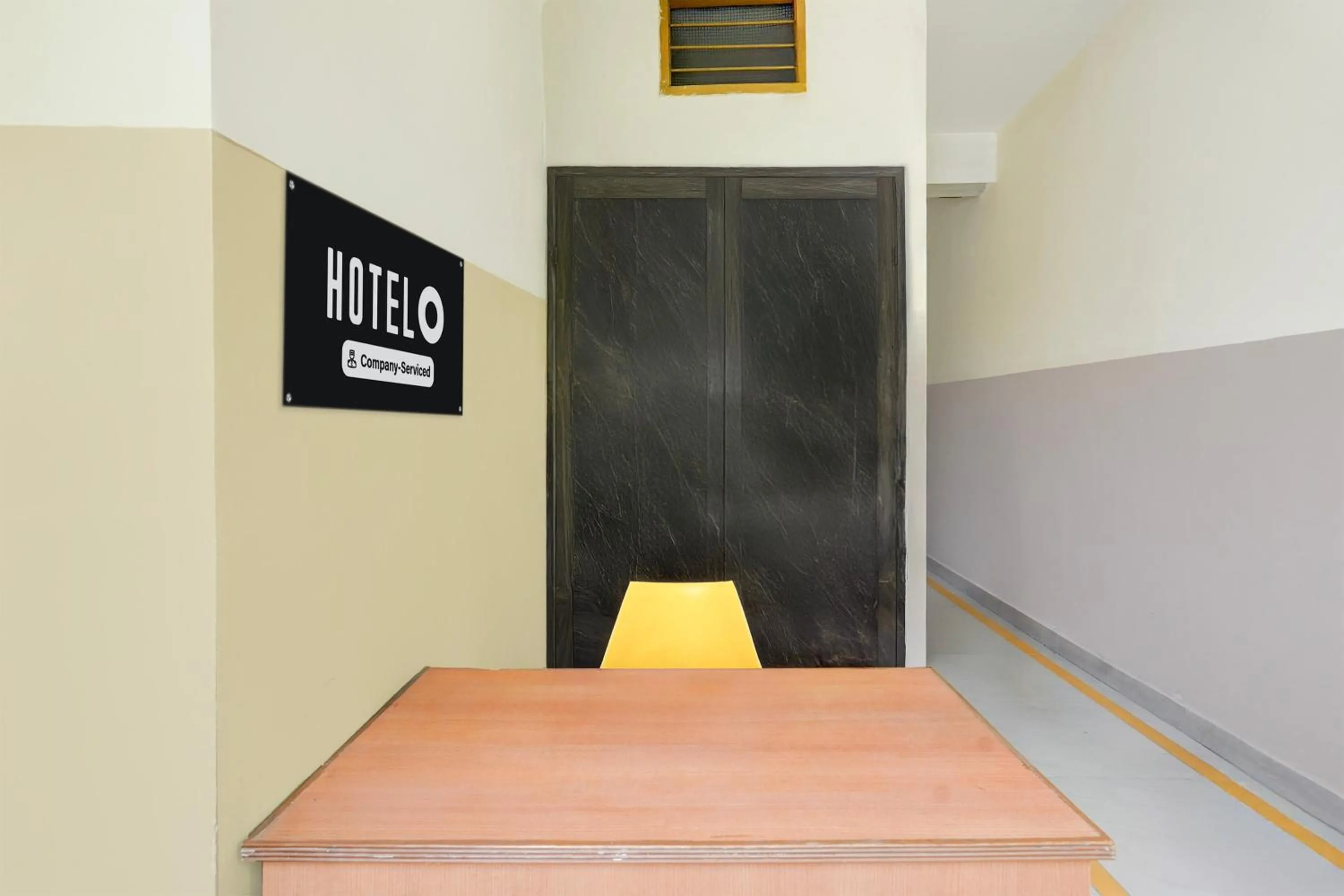 Lobby or reception in Super Hotel O Villivakkam Railway Station Formerly BV Stayz